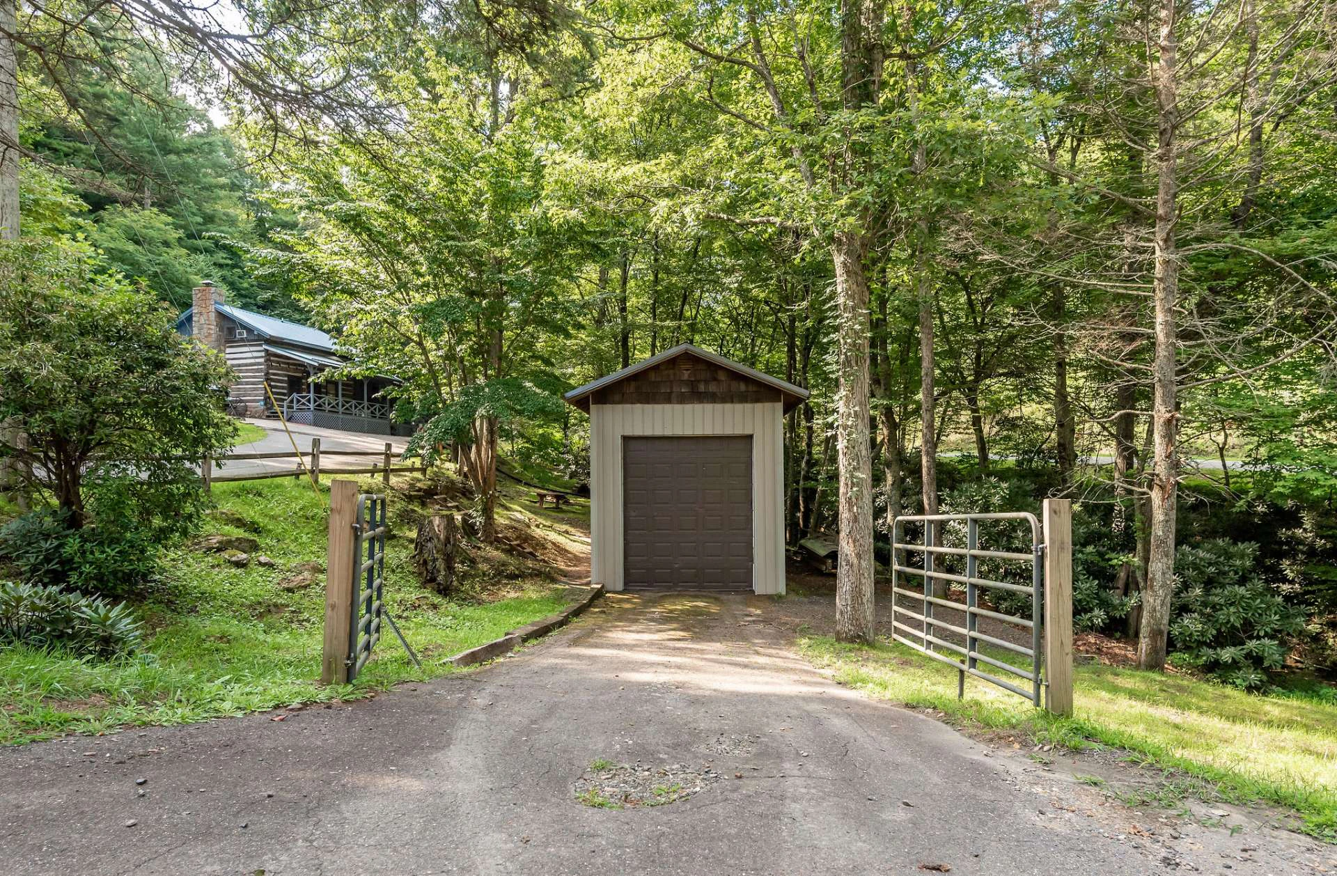 Image number 2 for the current listing