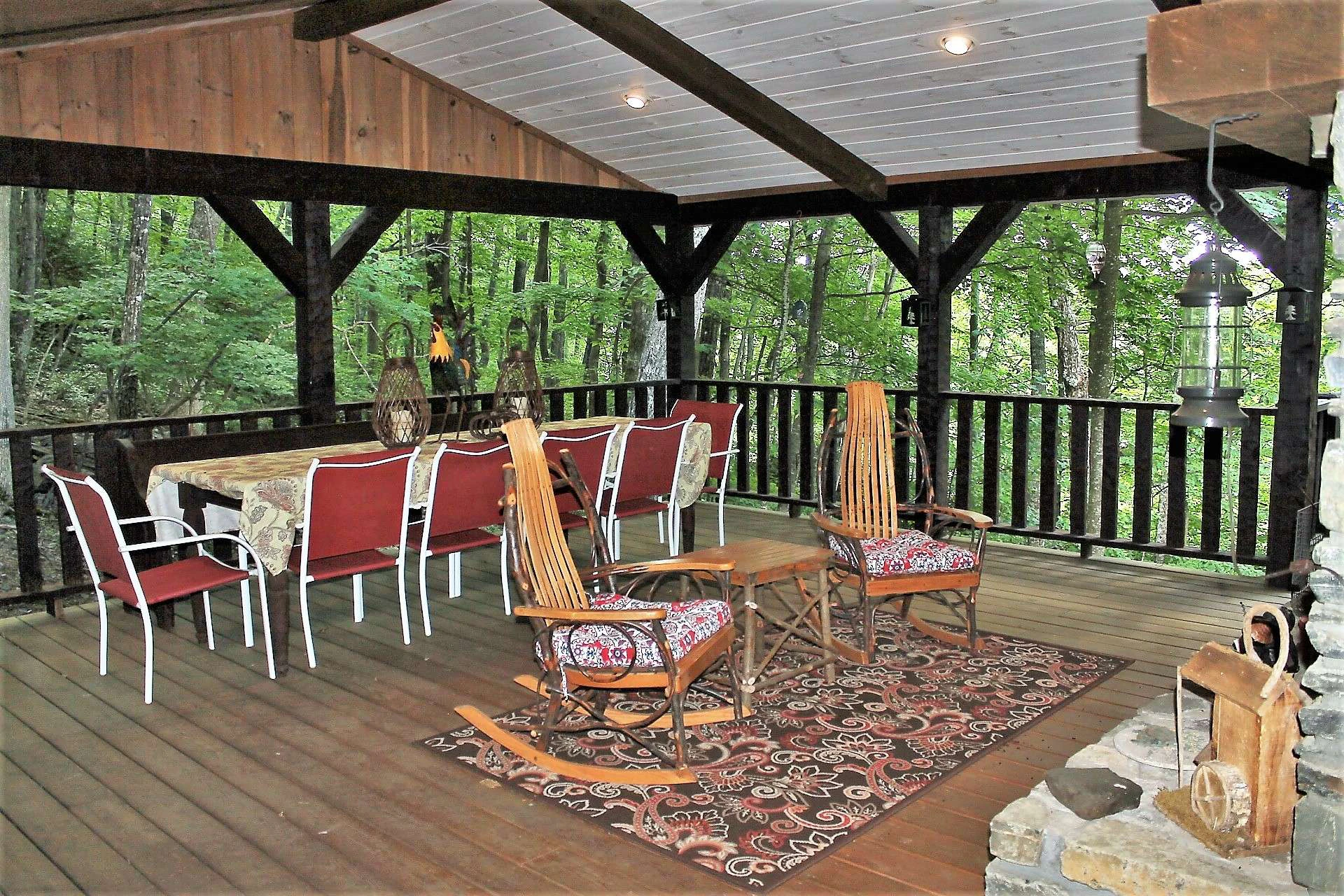 Image number 16 for the current listing