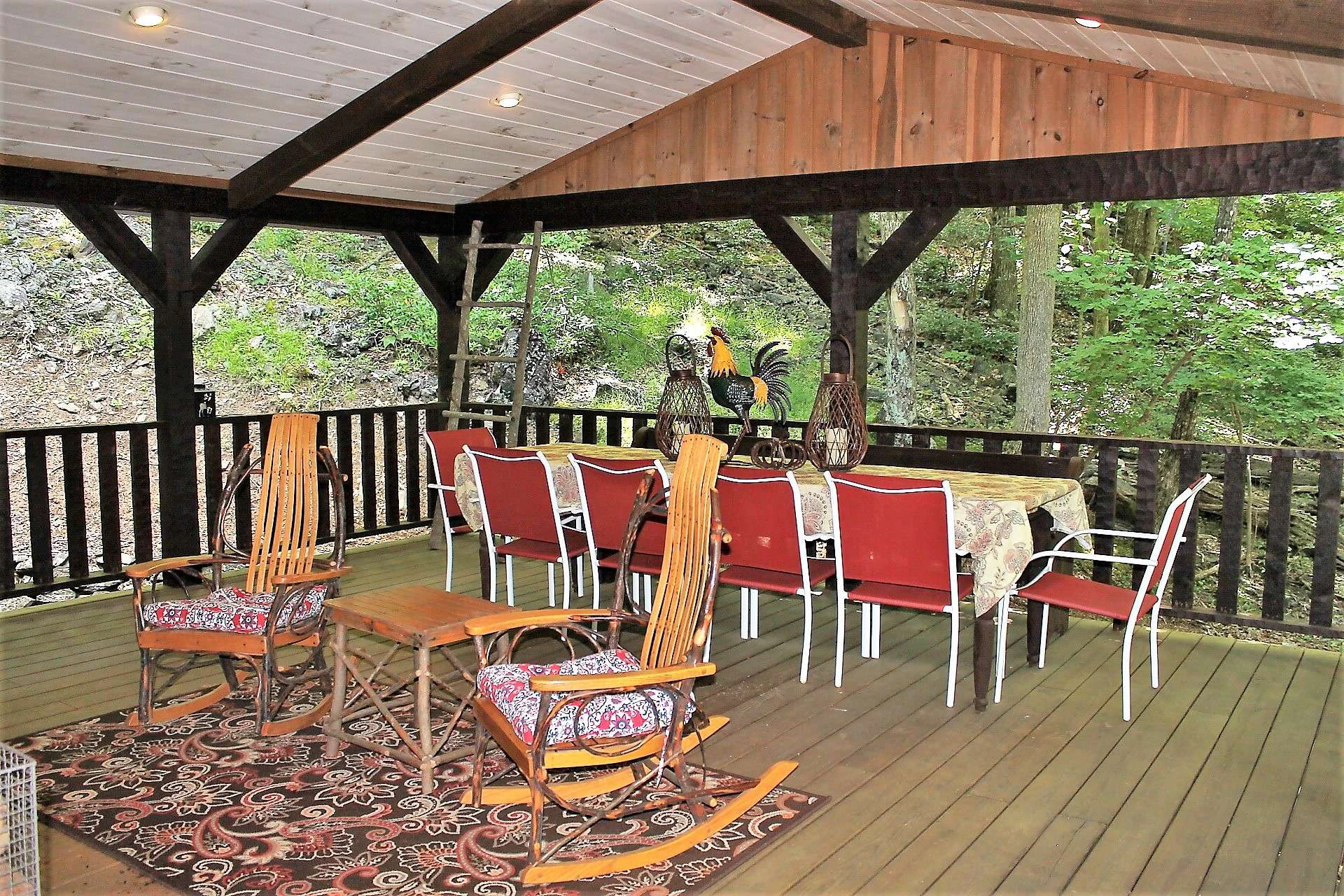 Image number 18 for the current listing