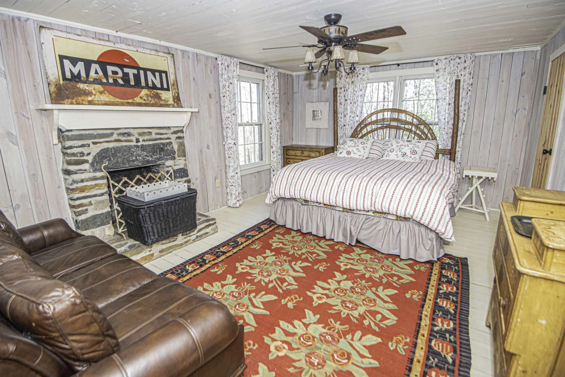 Image number 9 for the current listing