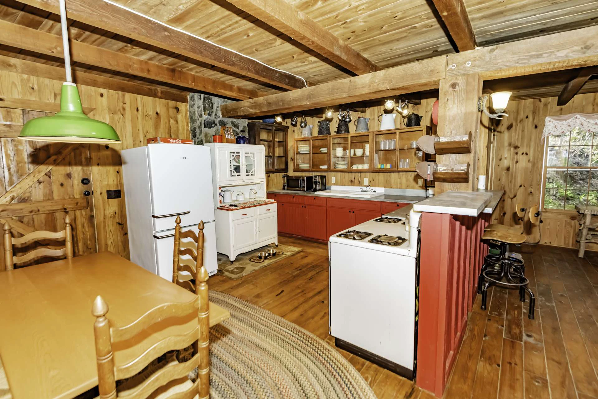 Image number 17 for the current listing