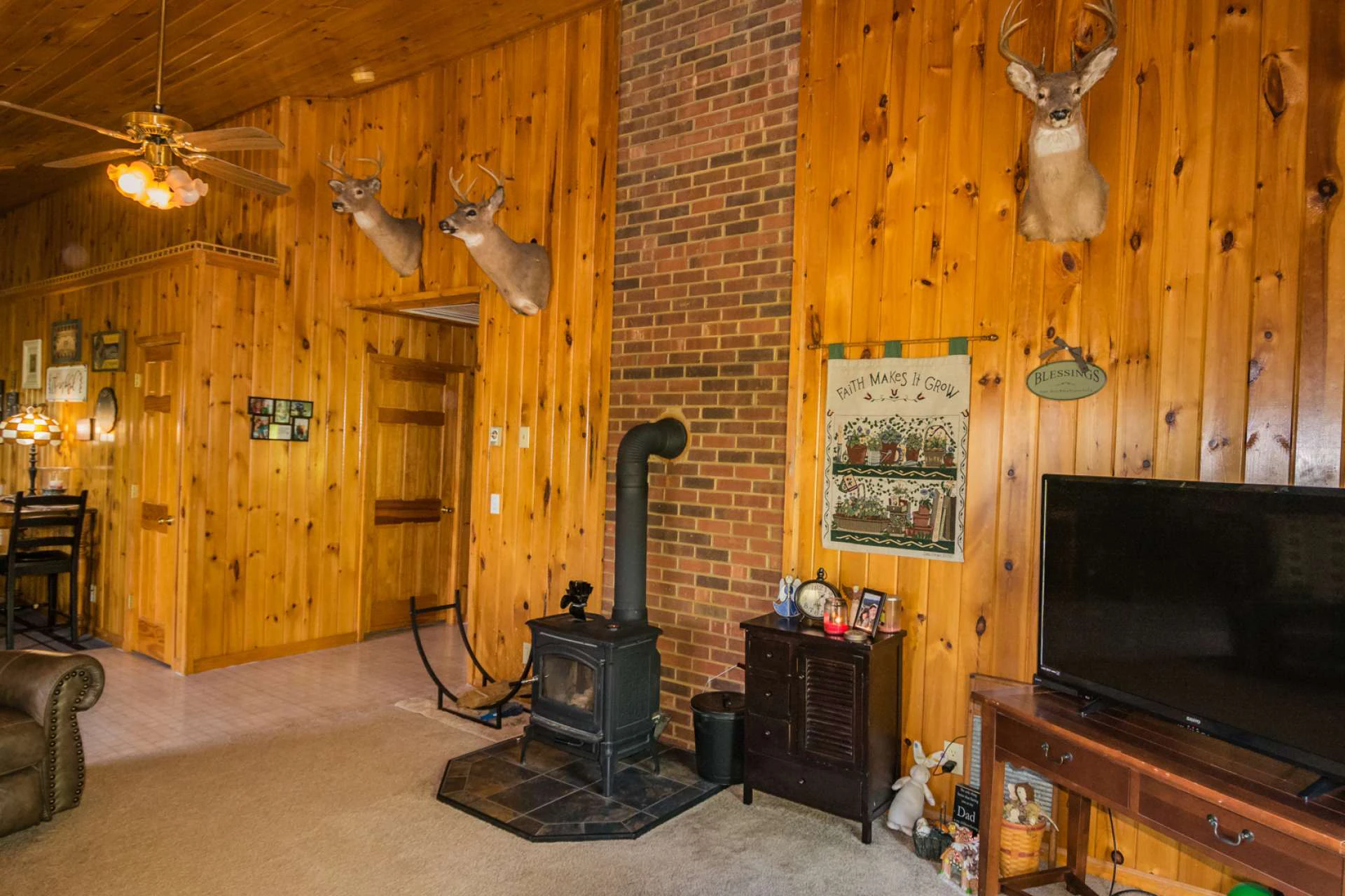 Image number 16 for the current listing