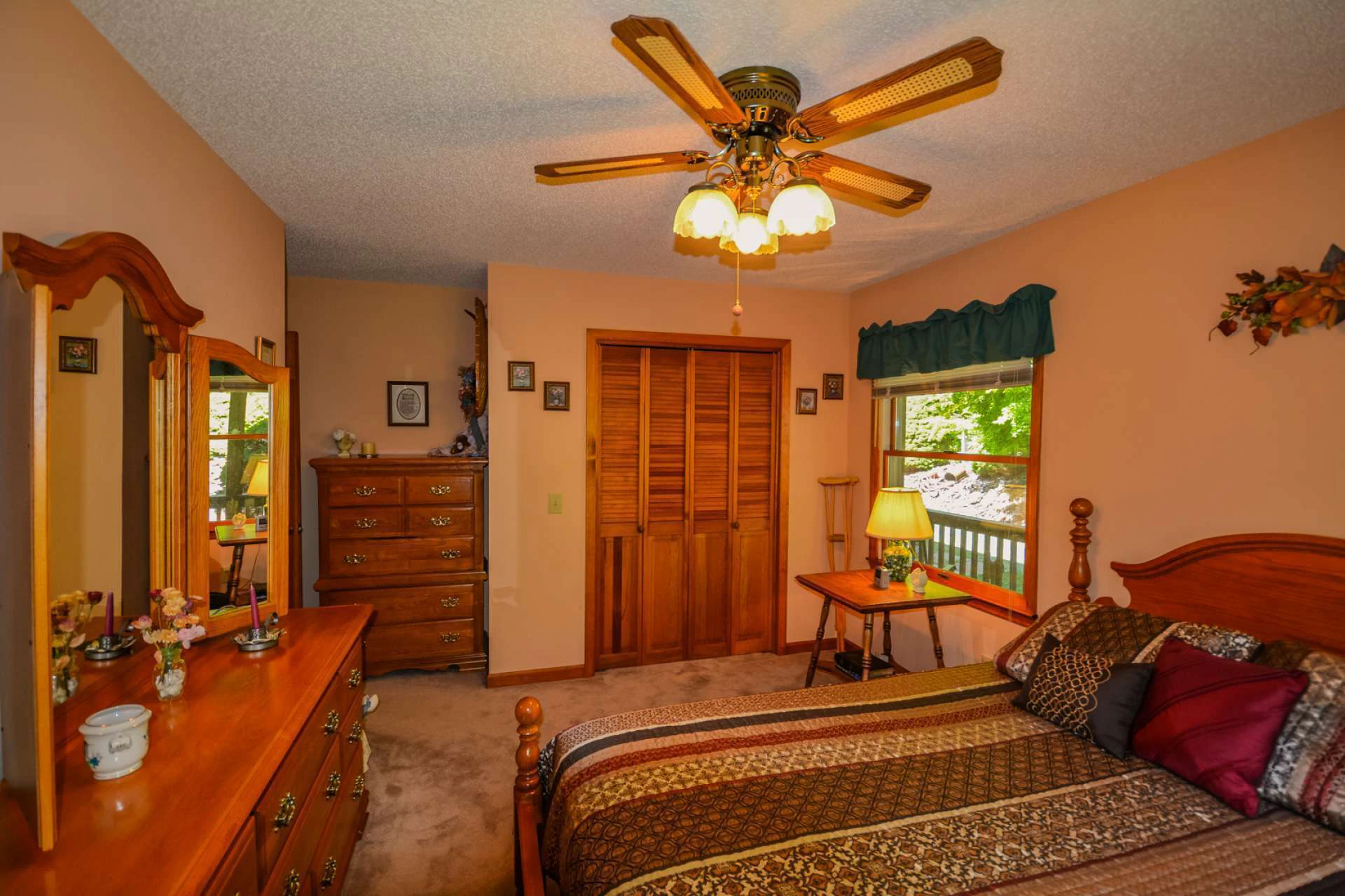 Image number 11 for the current listing