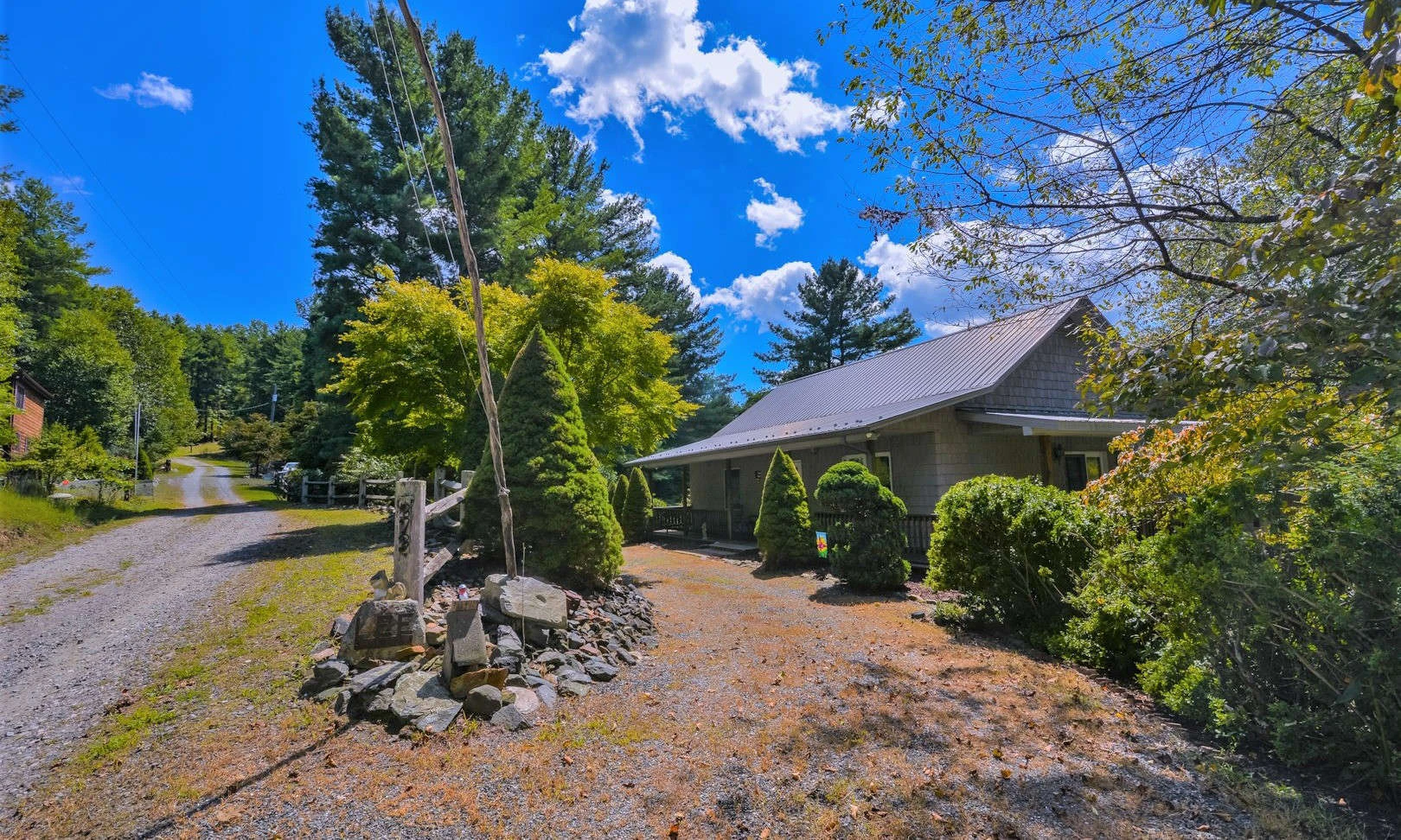 Image number 1 for the current listing