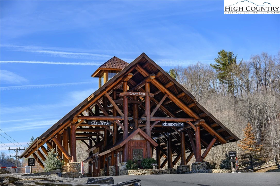 Image number 3 for the current listing