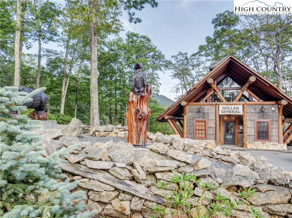 Image number 15 for the current listing
