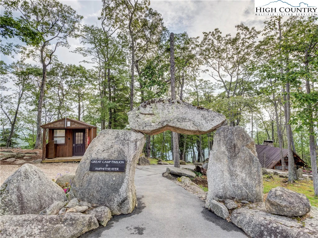 Image number 21 for the current listing