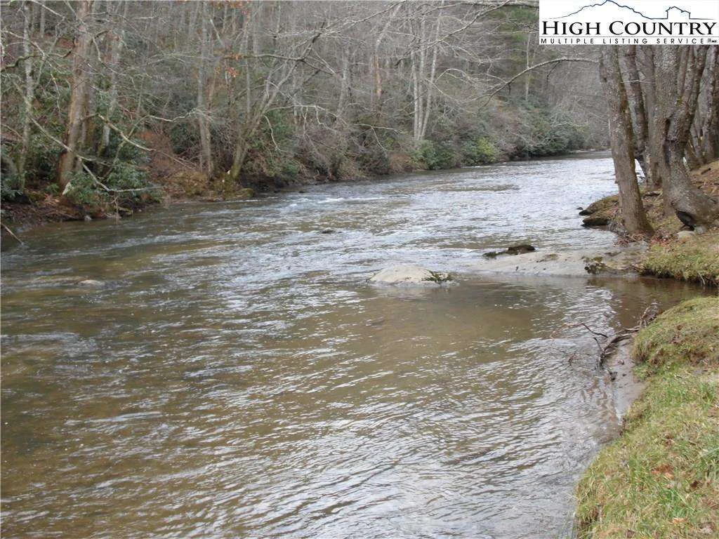 Image number 3 for the current listing