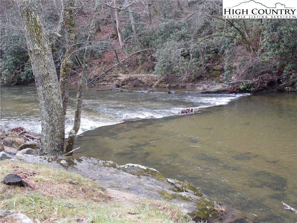 Image number 4 for the current listing