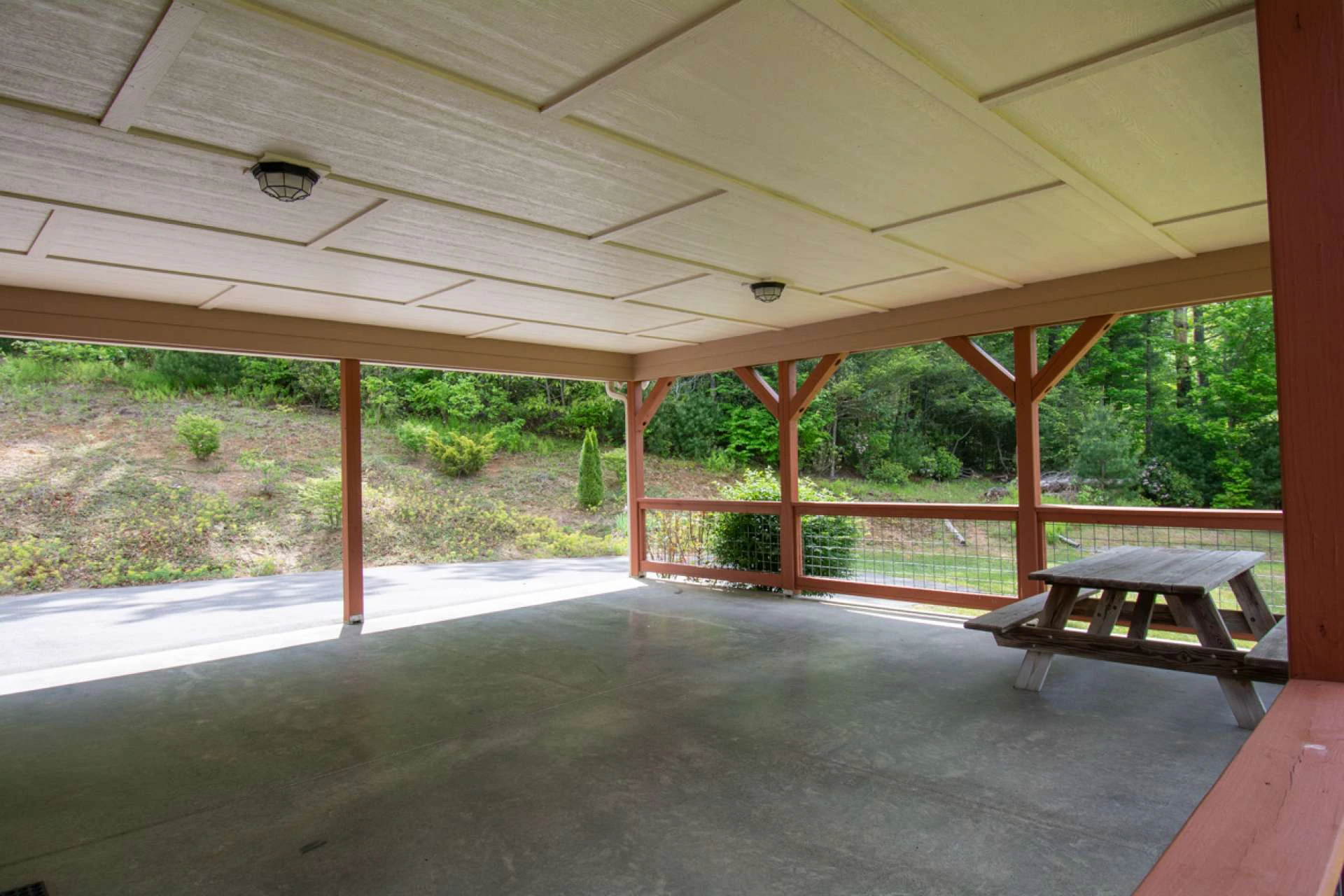 Image number 20 for the current listing