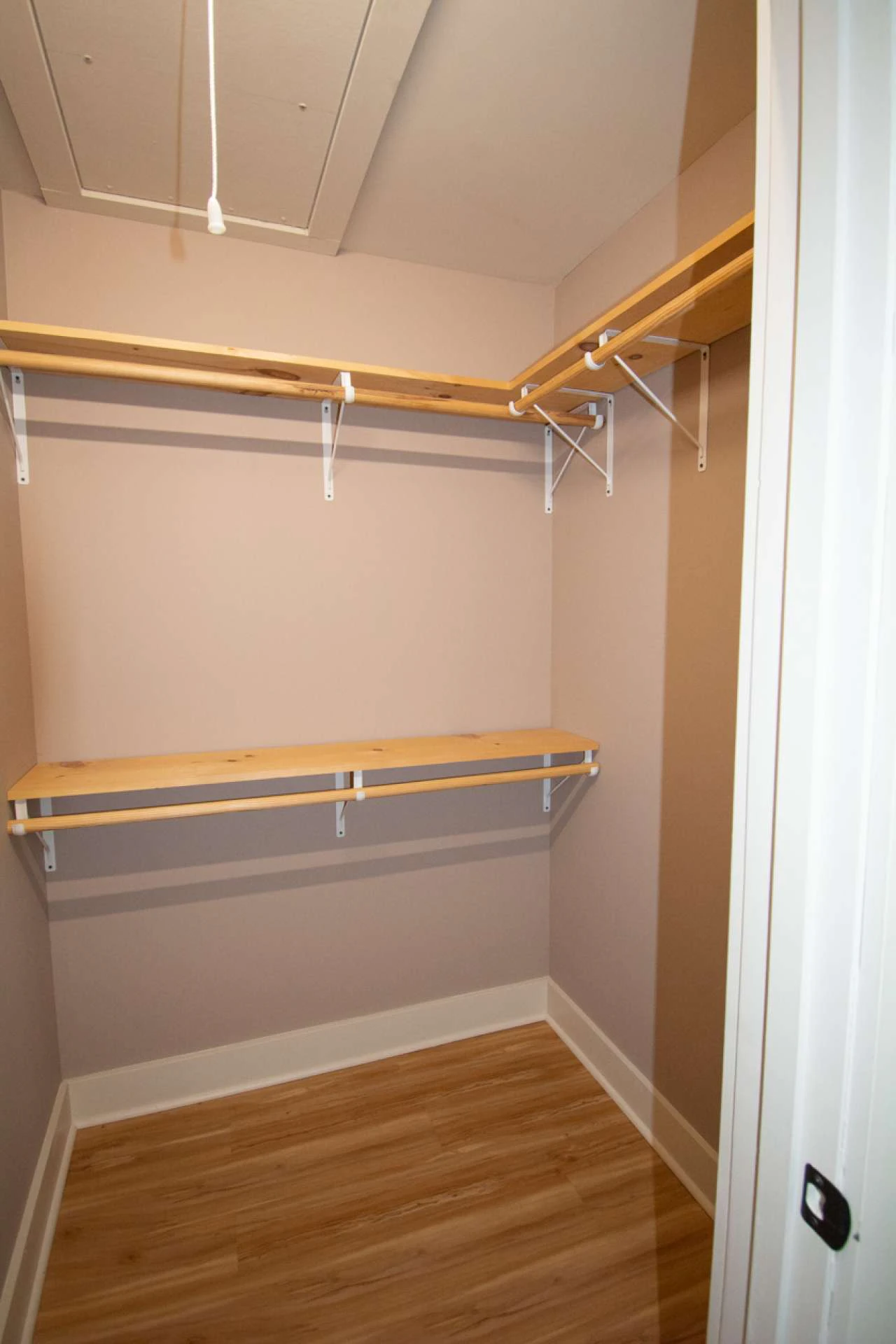 Image number 9 for the current listing