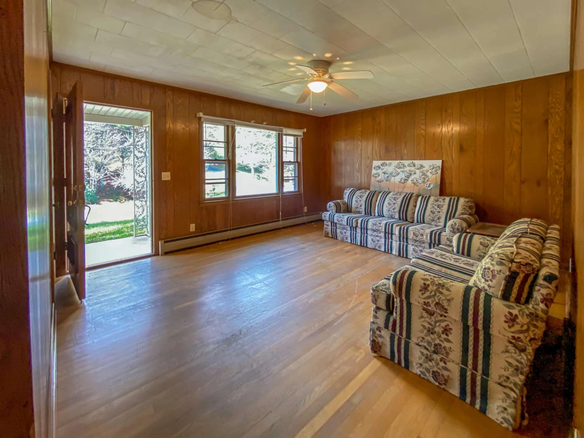 Image number 15 for the current listing