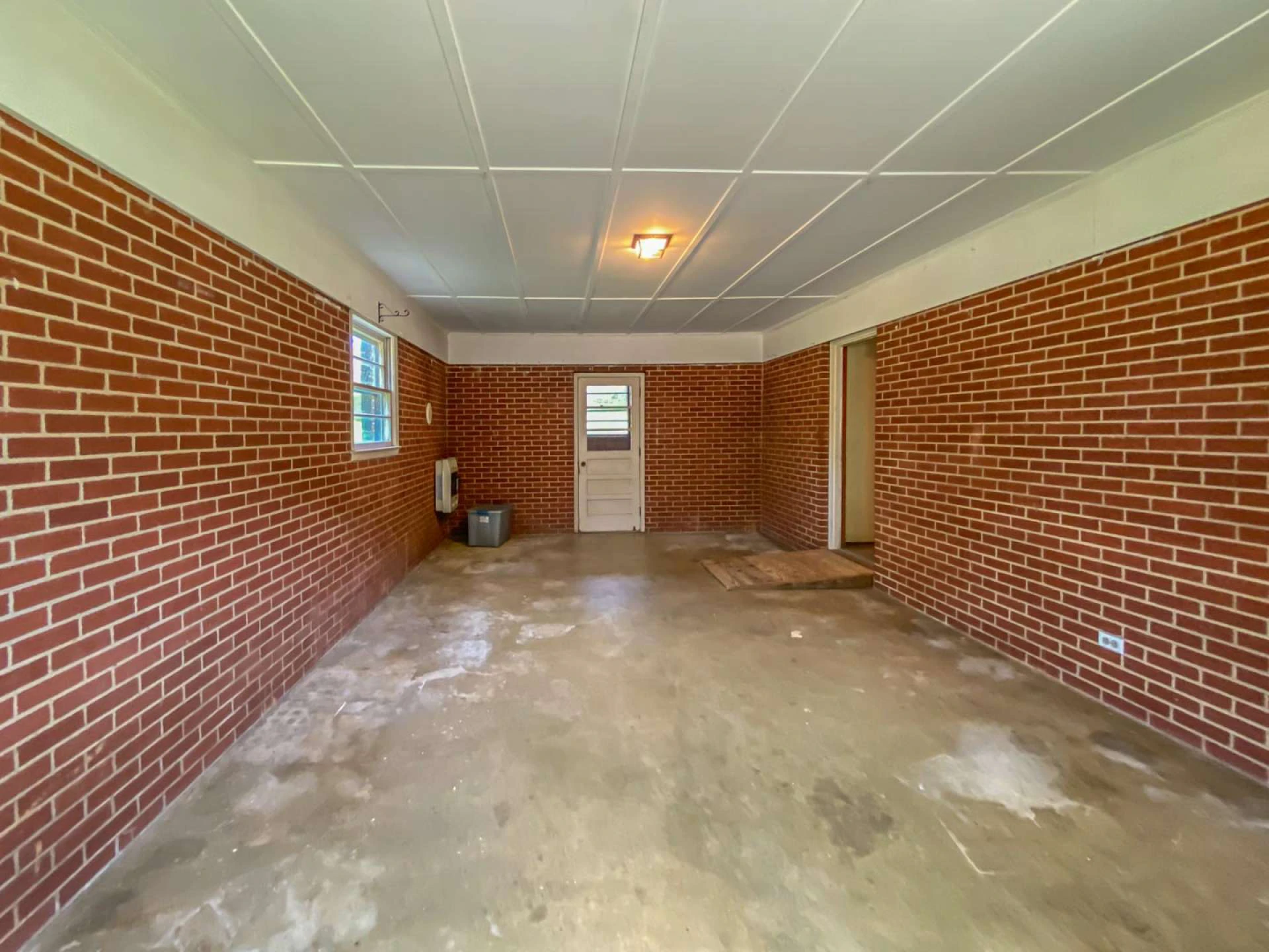Image number 10 for the current listing