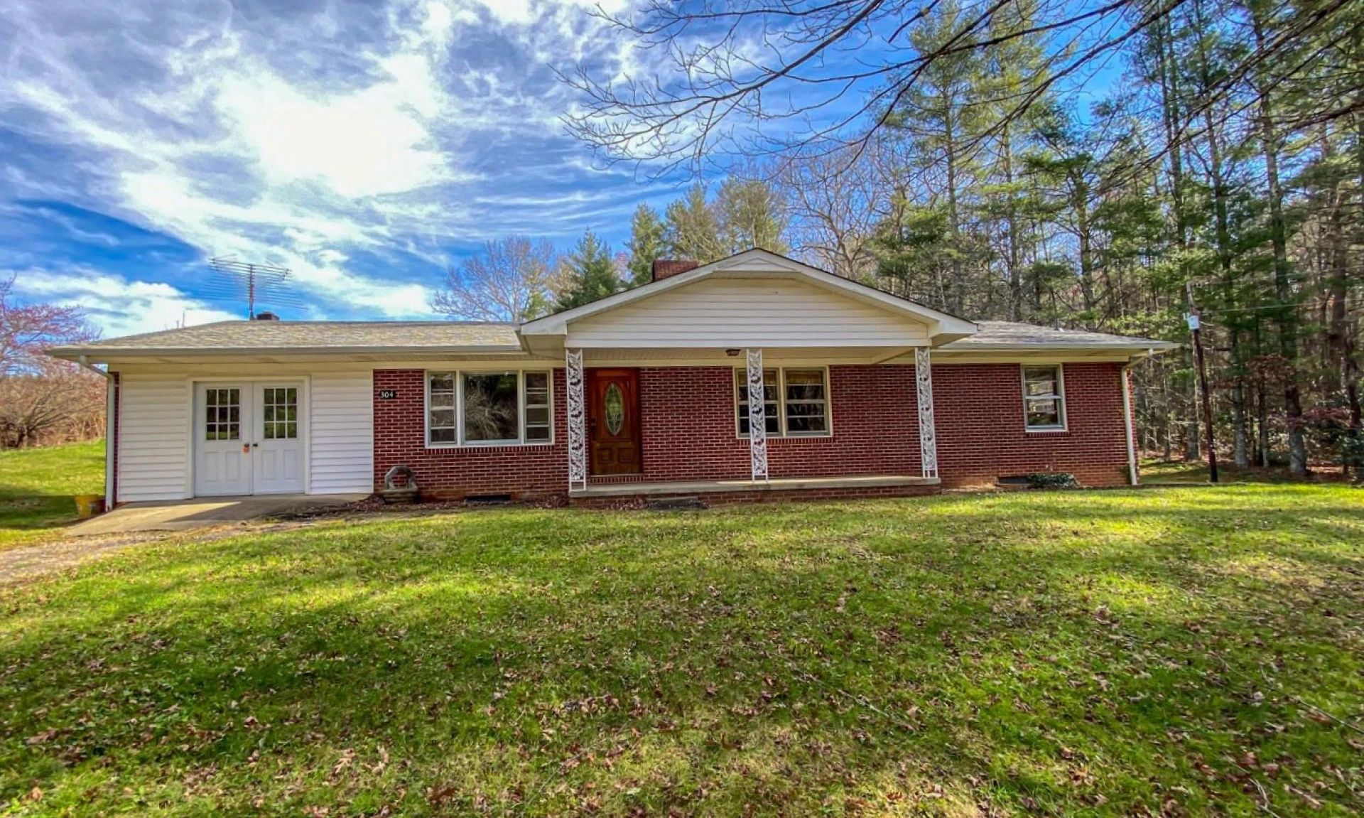Image number 1 for the current listing