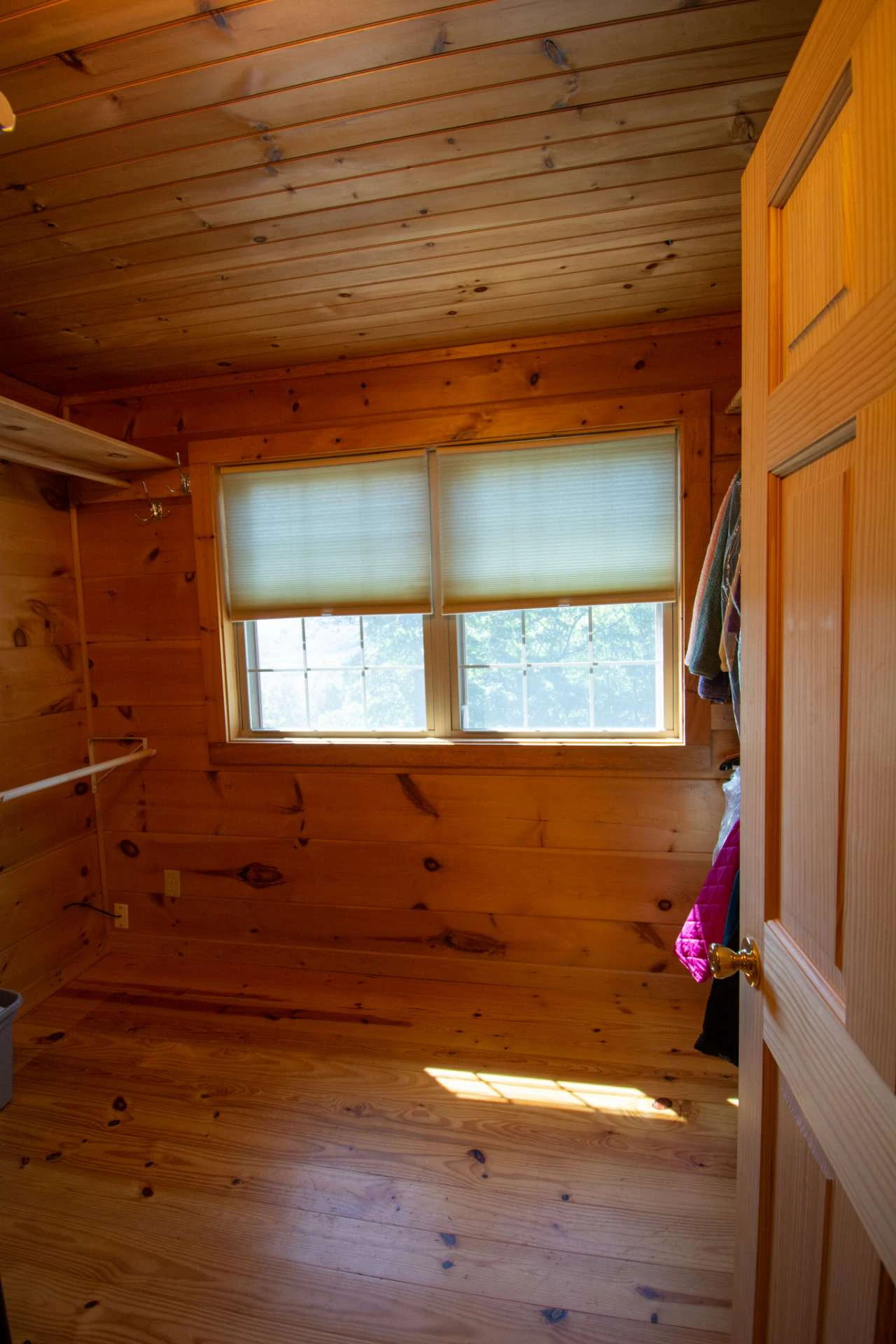 Image number 3 for the current listing