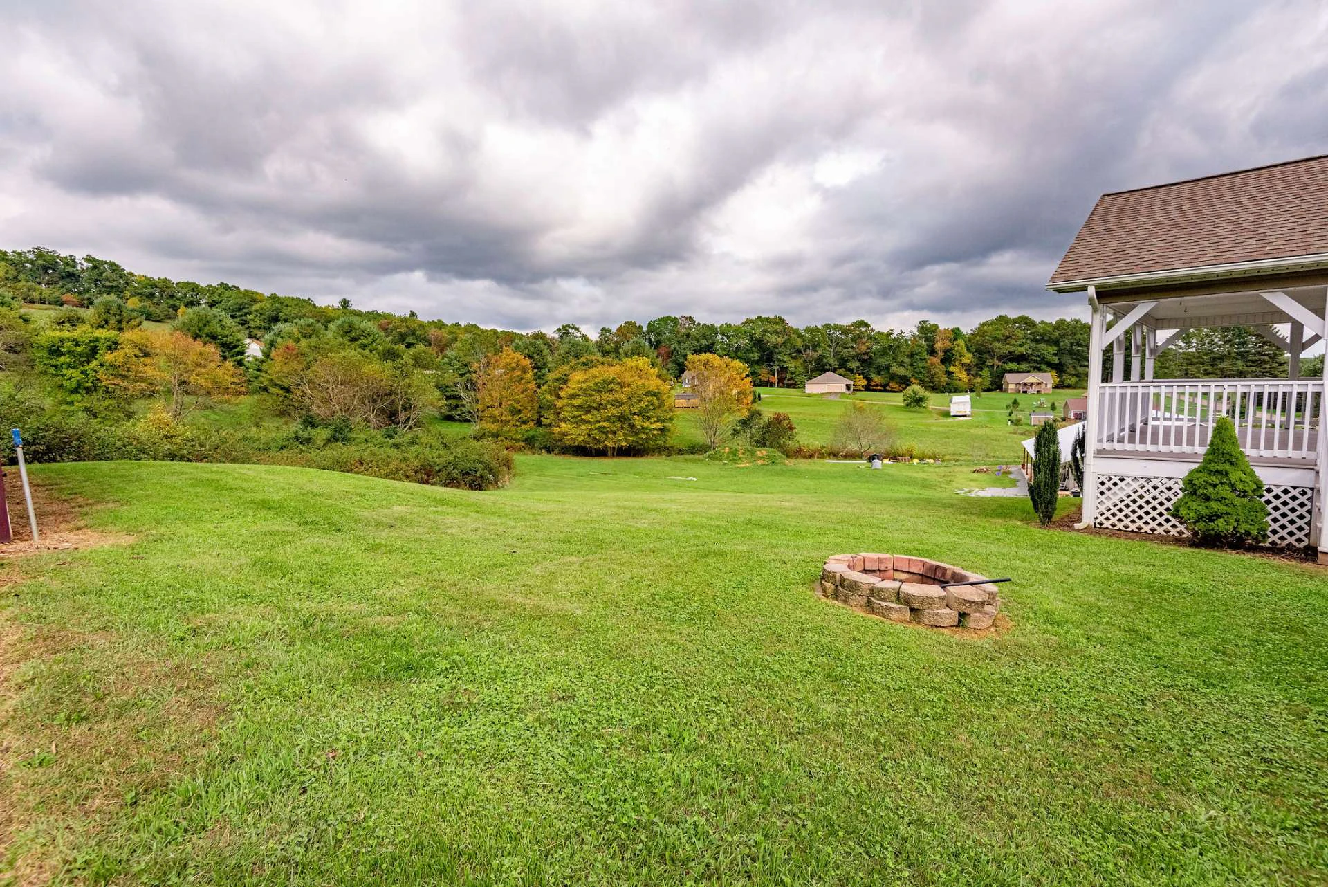 Image number 18 for the current listing