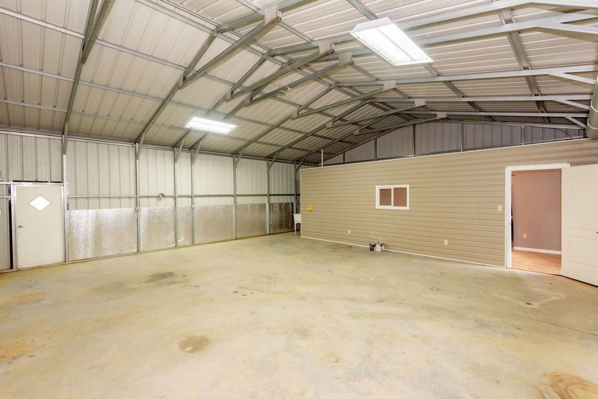 Image number 9 for the current listing