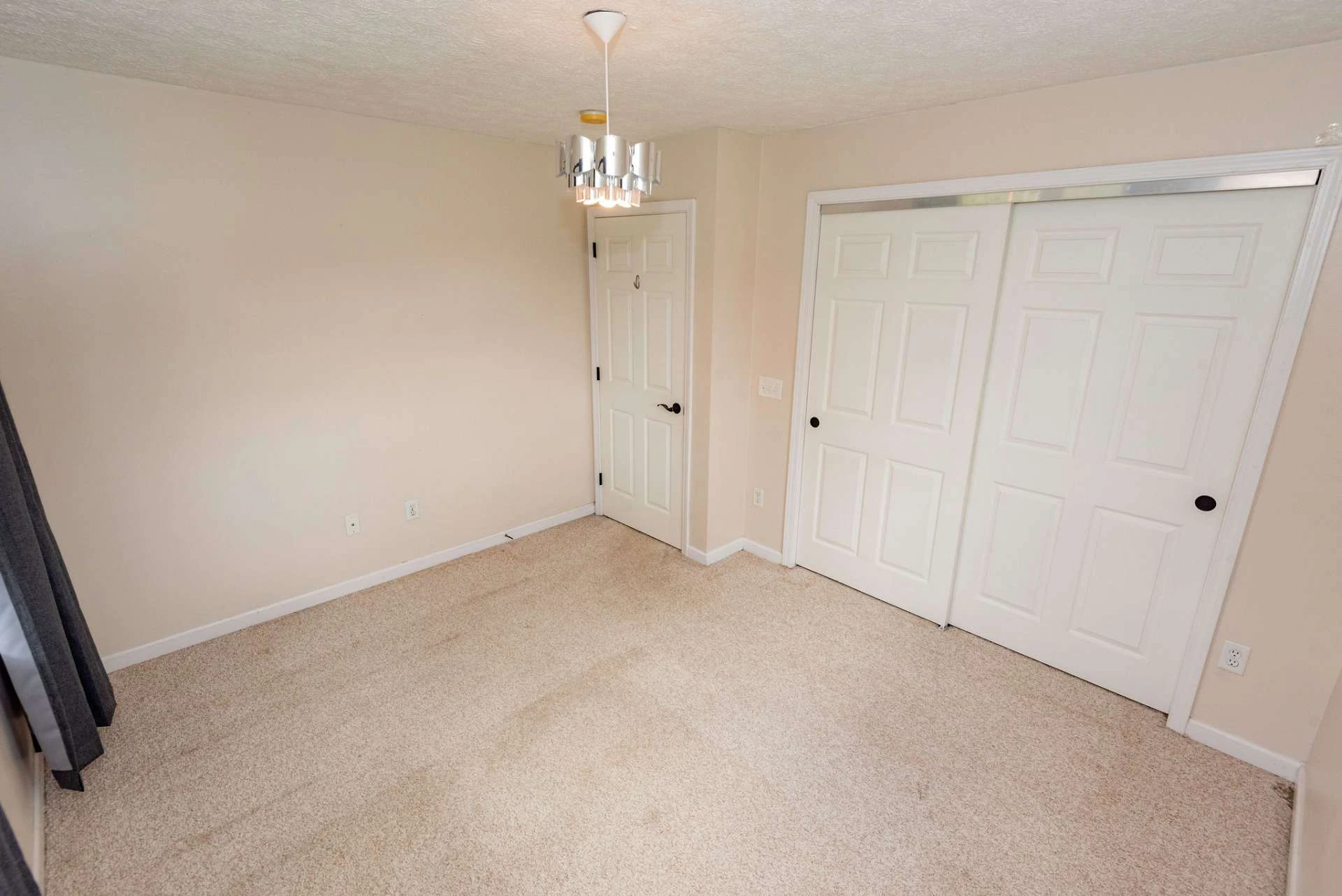 Image number 3 for the current listing