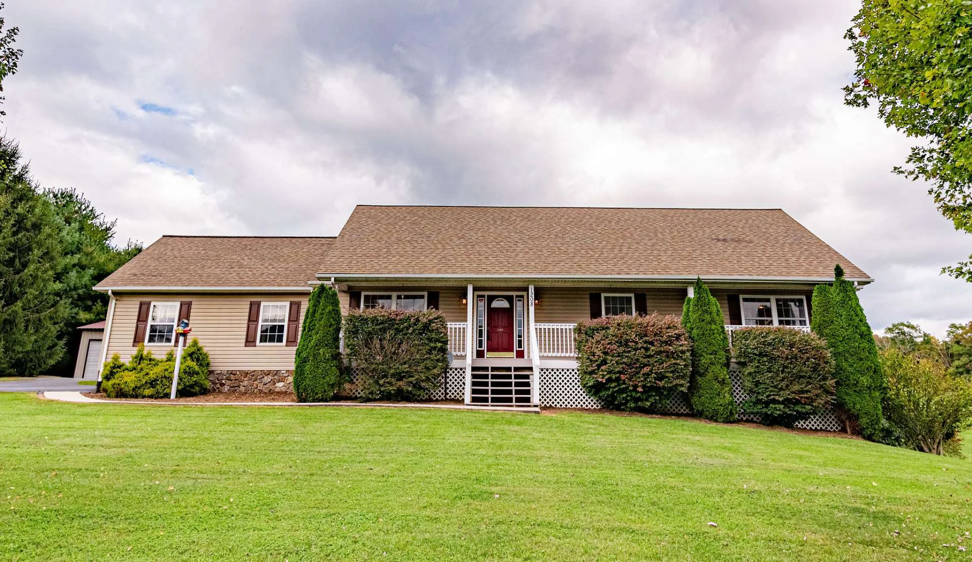 Image number 20 for the current listing