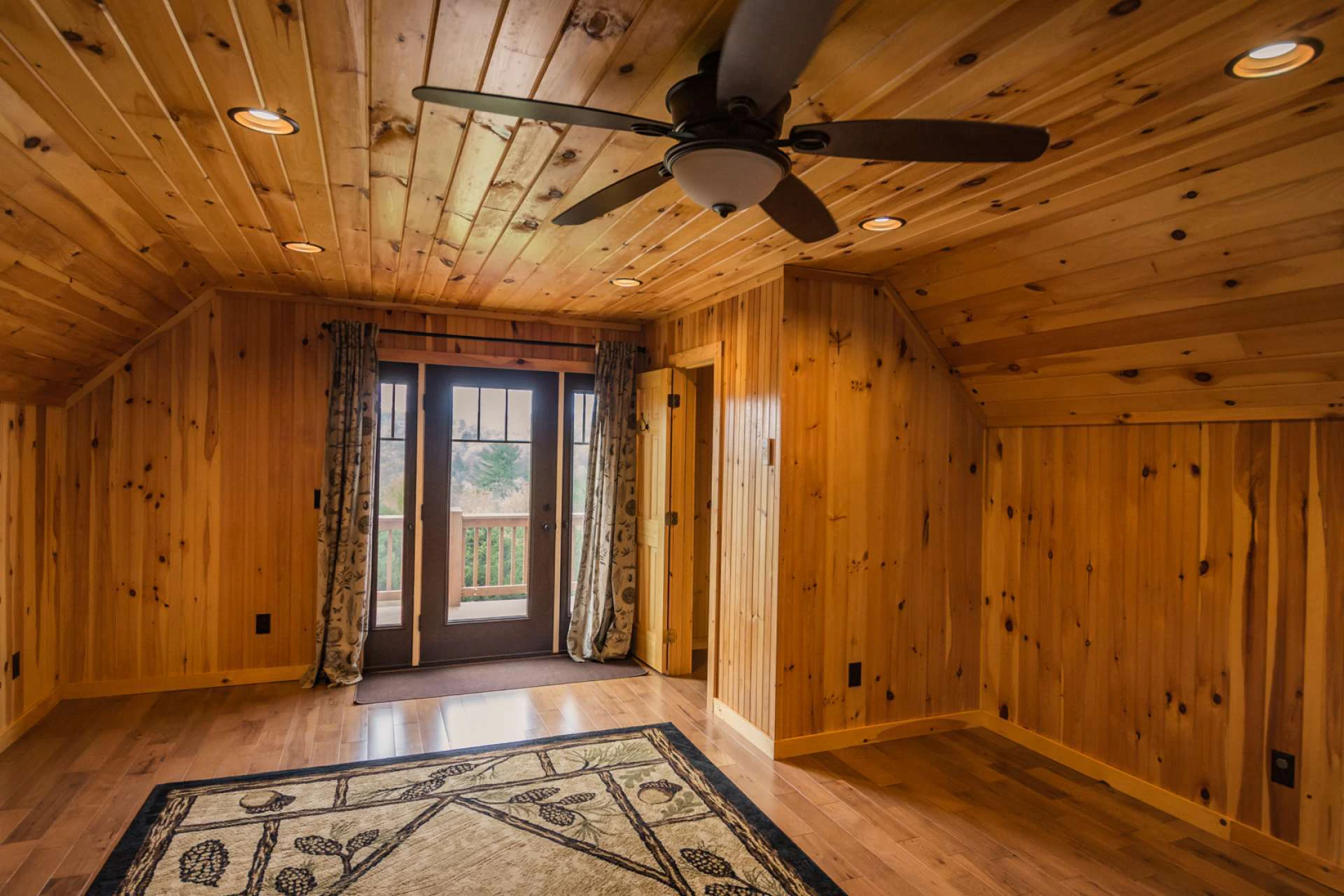 Image number 5 for the current listing