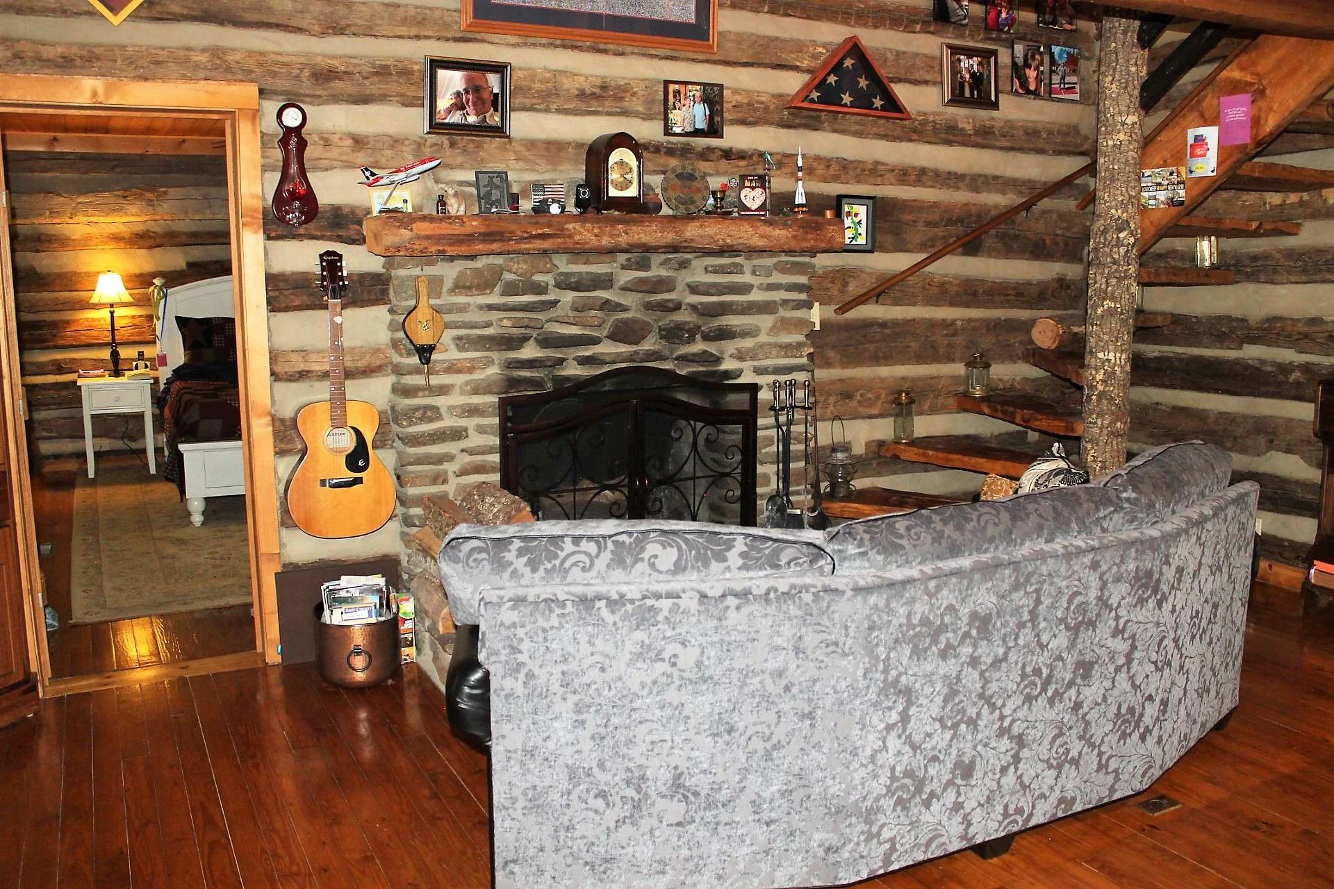 Image number 16 for the current listing