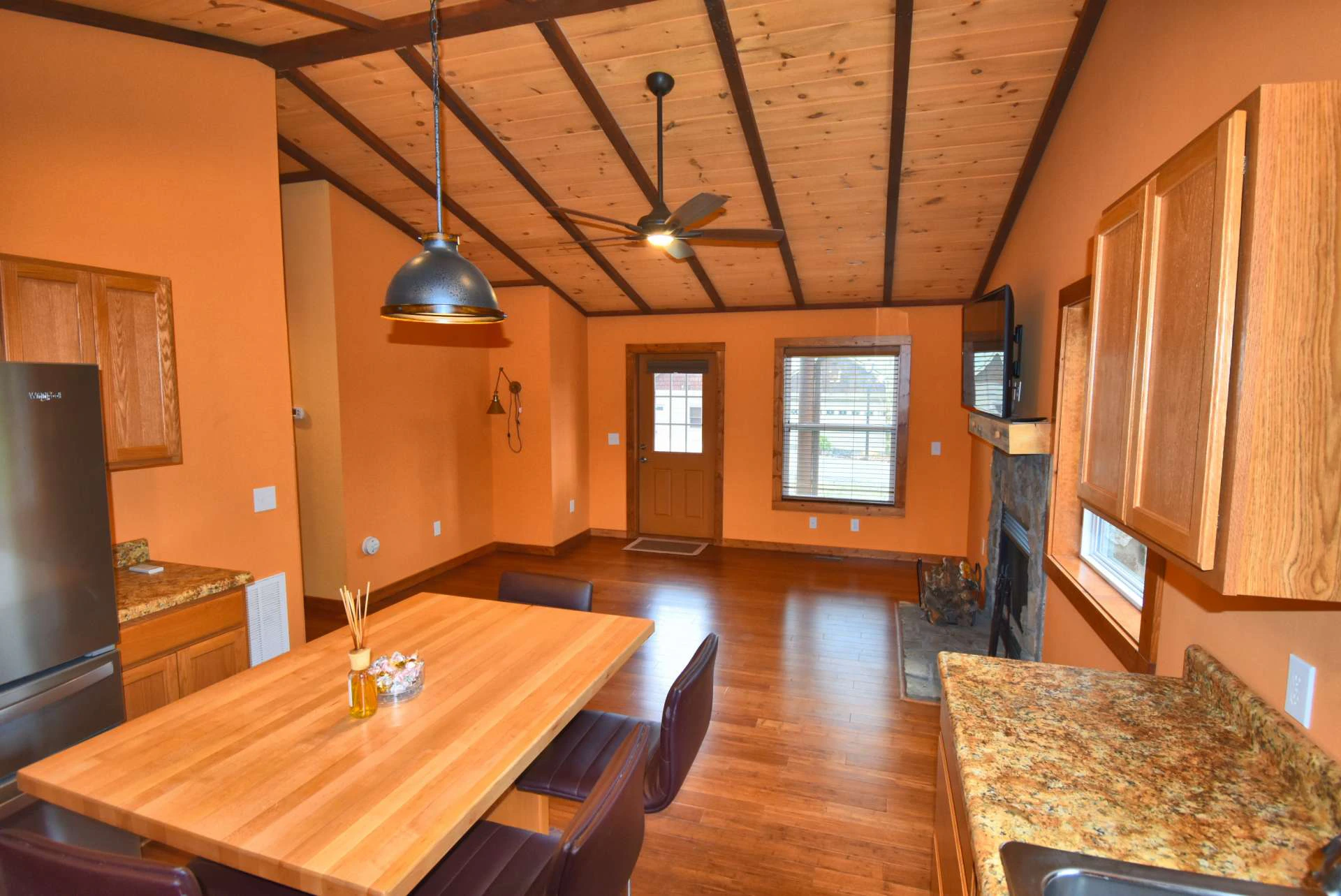 Image number 10 for the current listing