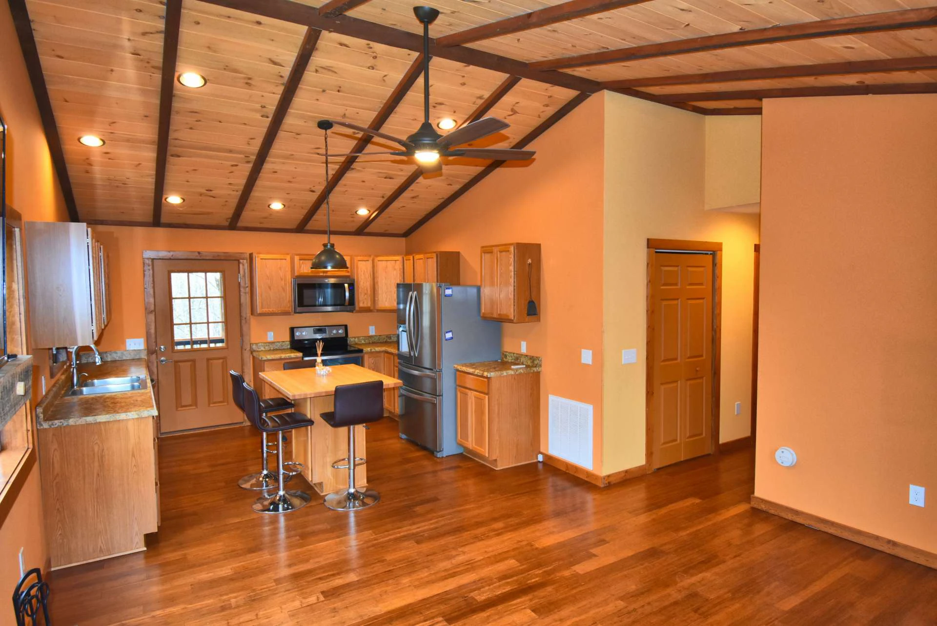 Image number 6 for the current listing