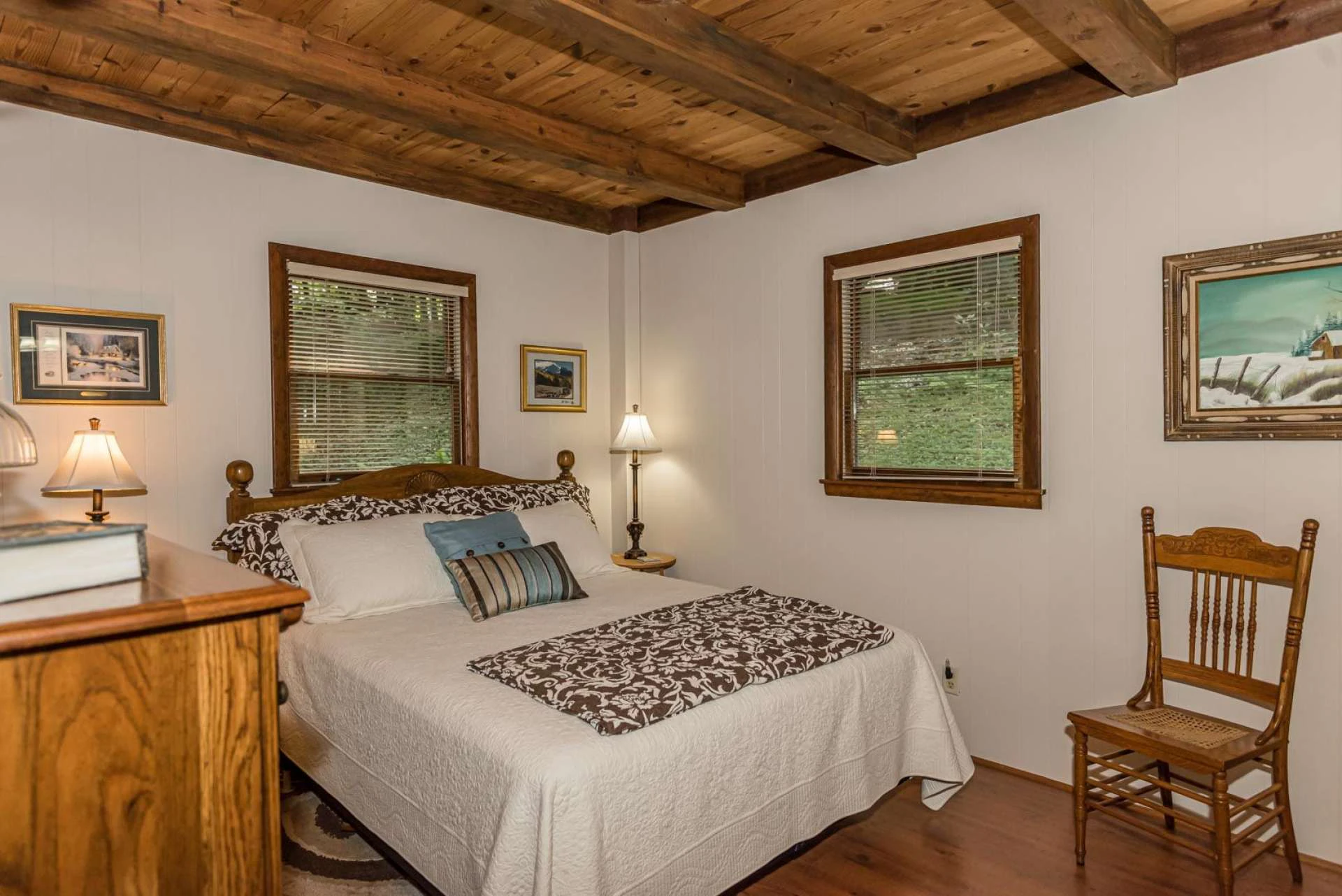 Image number 12 for the current listing