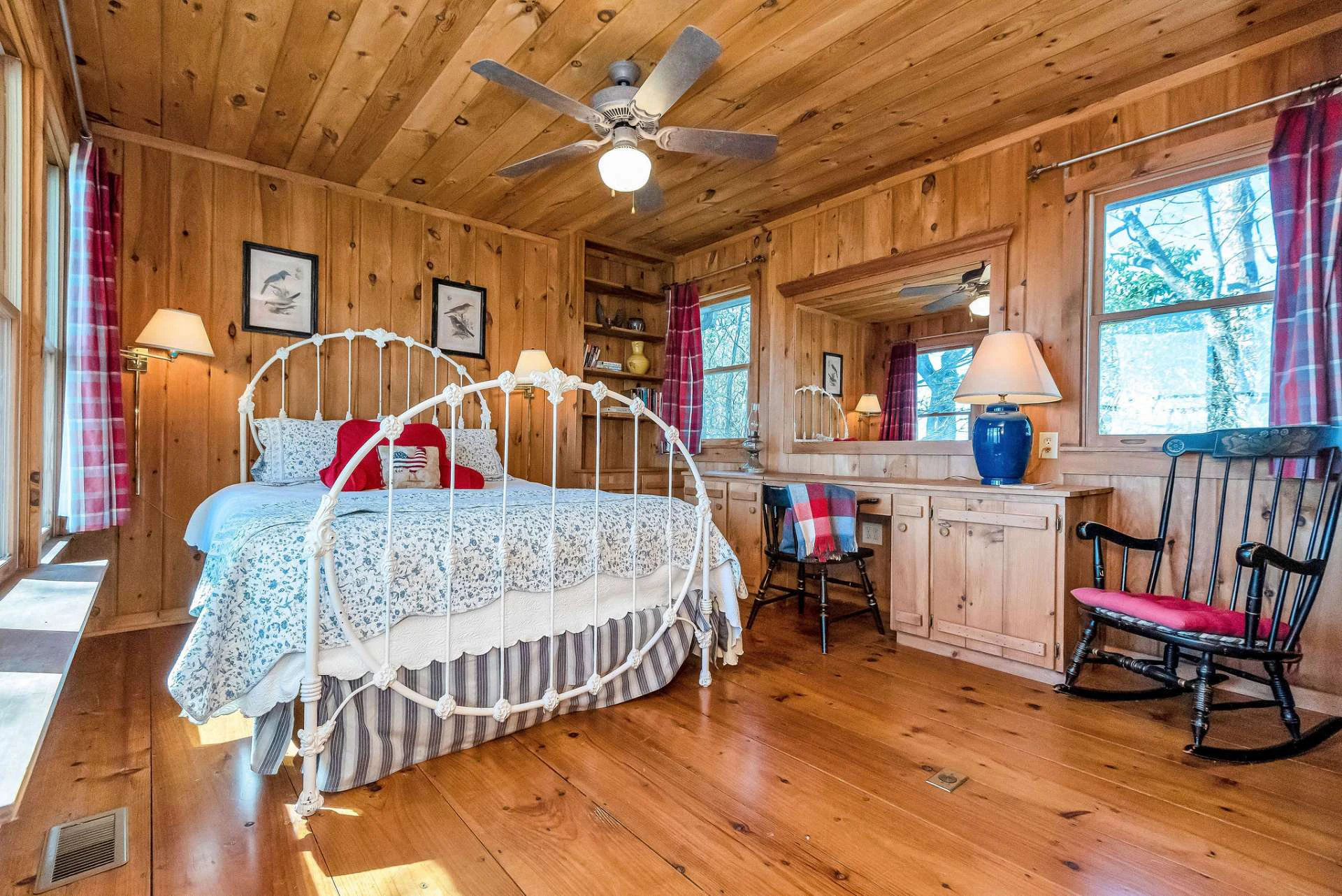 Image number 4 for the current listing