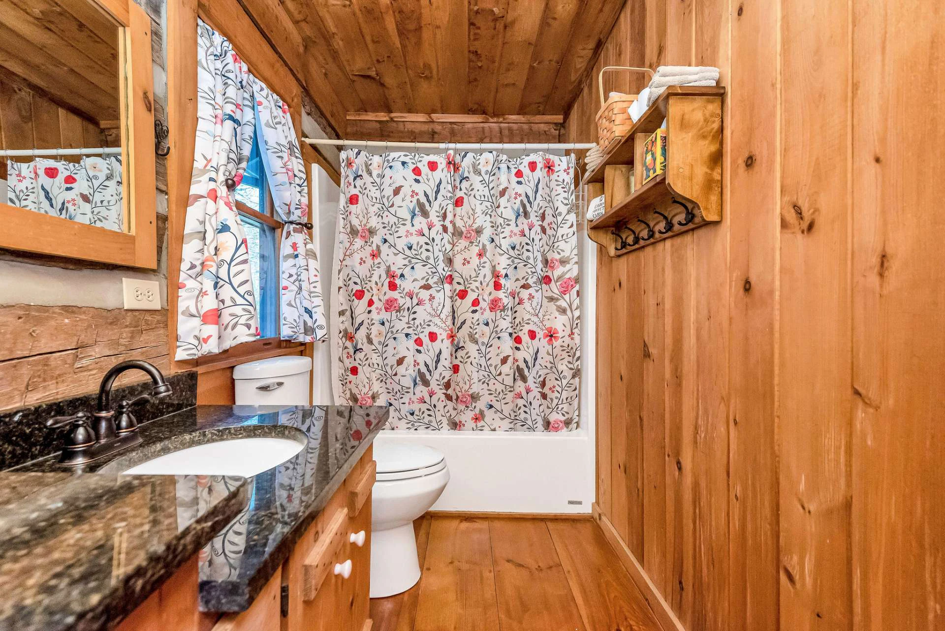 Image number 3 for the current listing