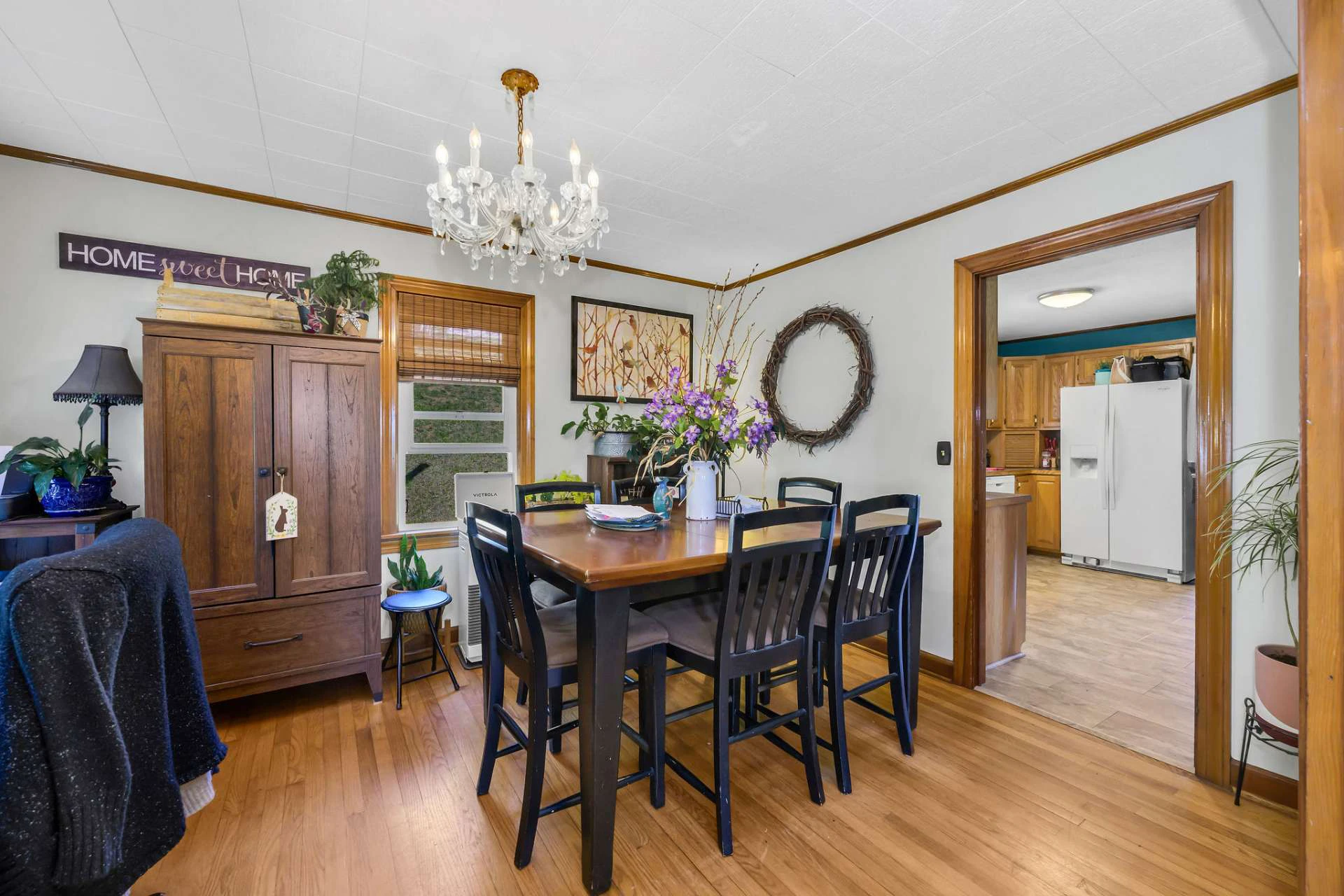 Image number 10 for the current listing