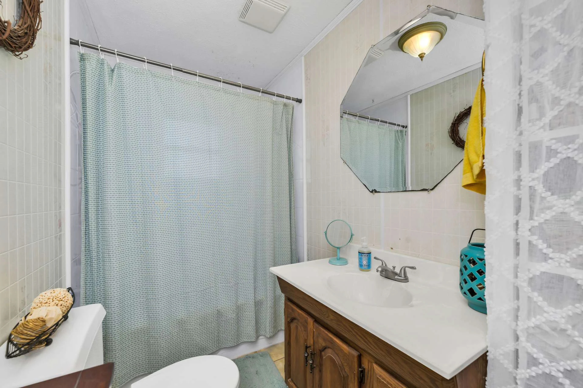 Image number 19 for the current listing