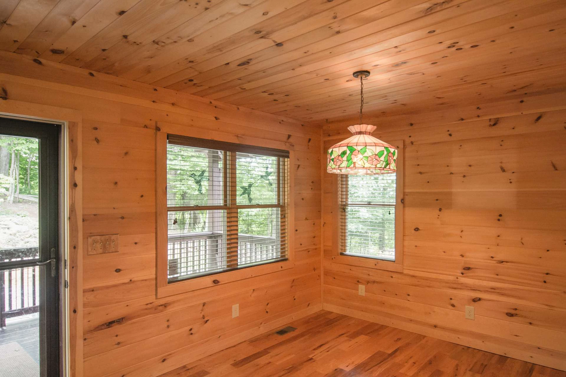 Image number 20 for the current listing