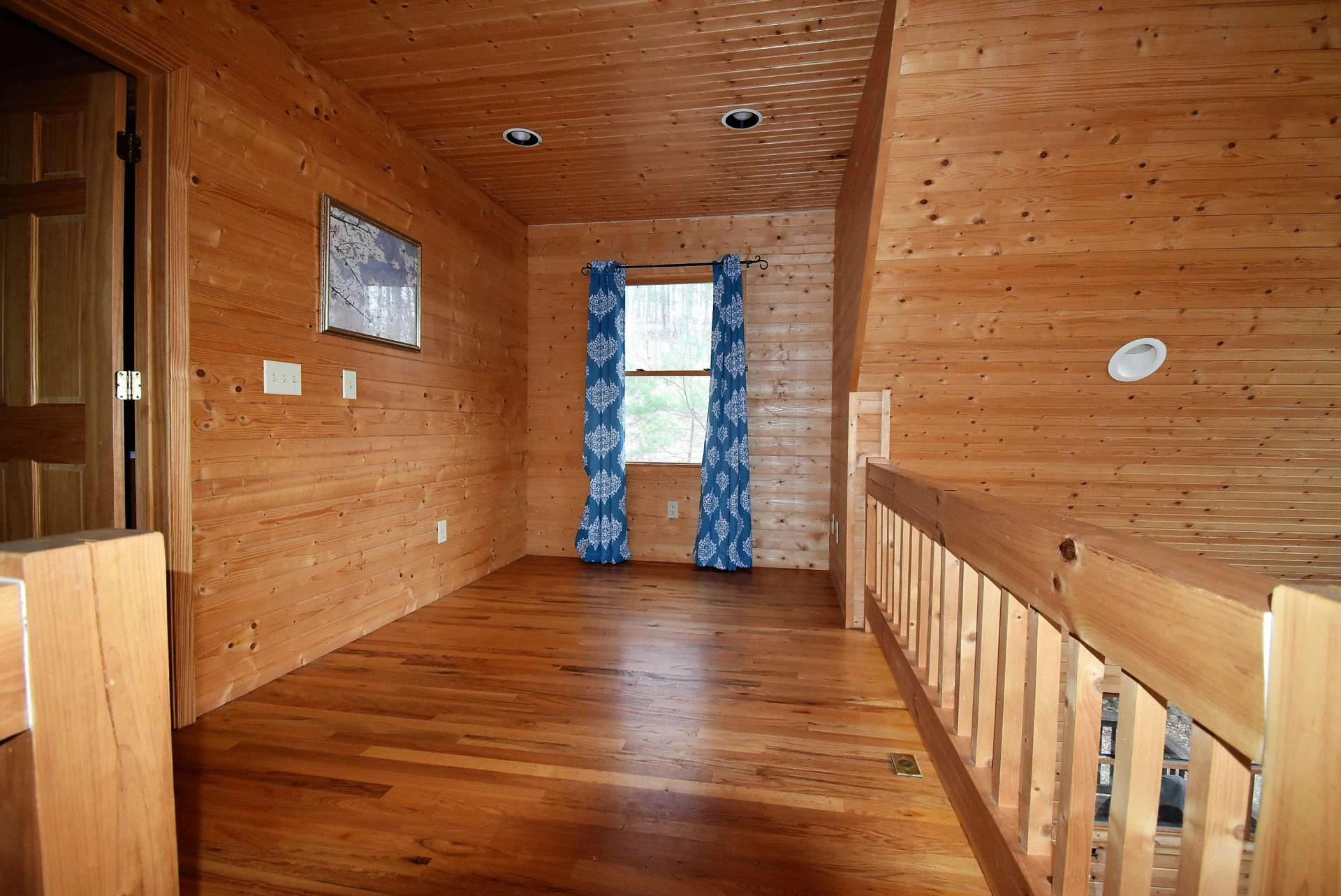 Image number 6 for the current listing