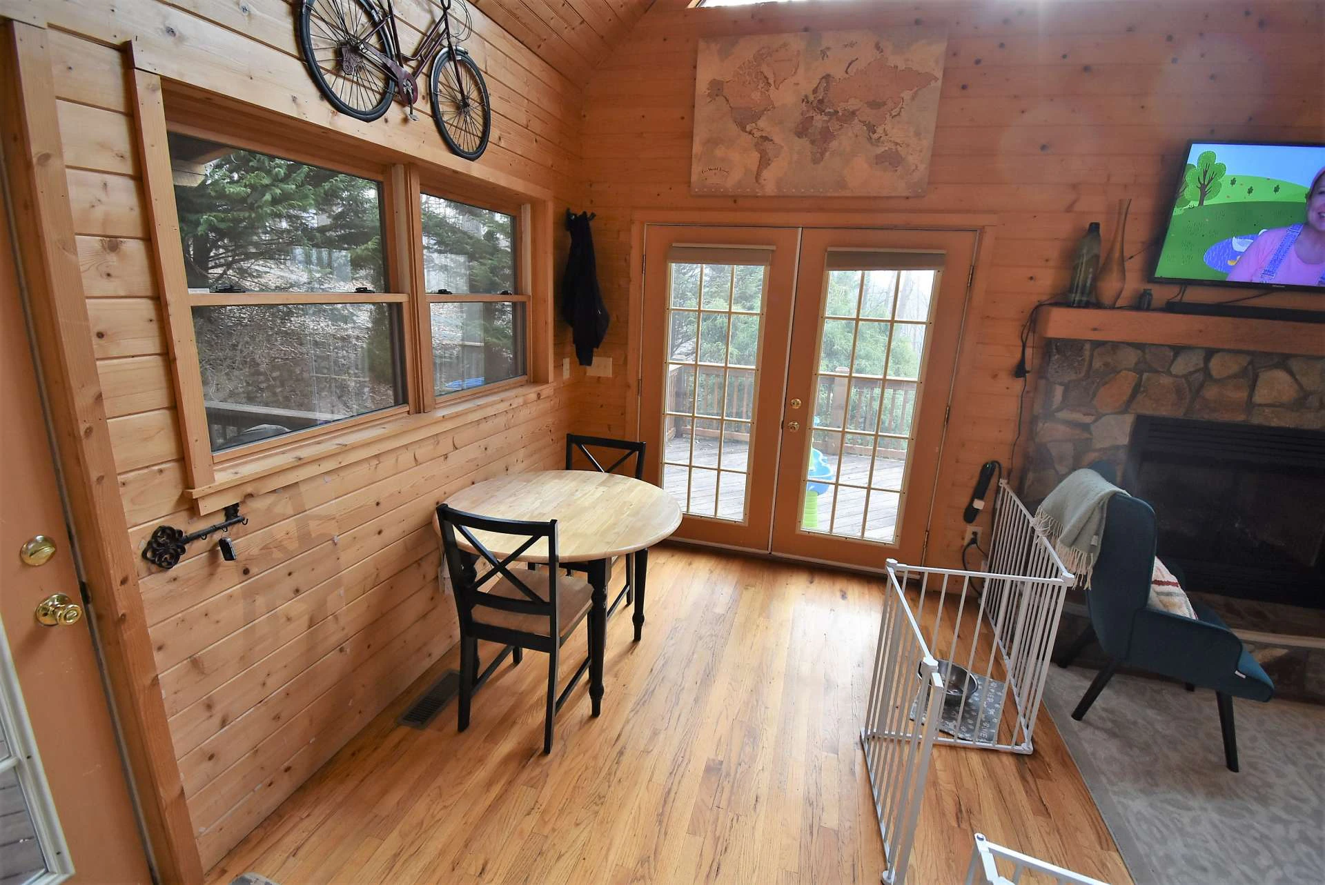 Image number 3 for the current listing