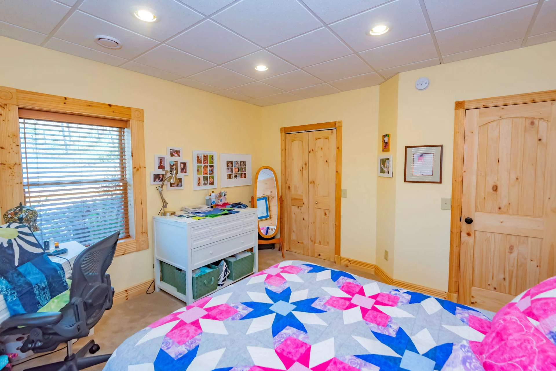 Image number 3 for the current listing