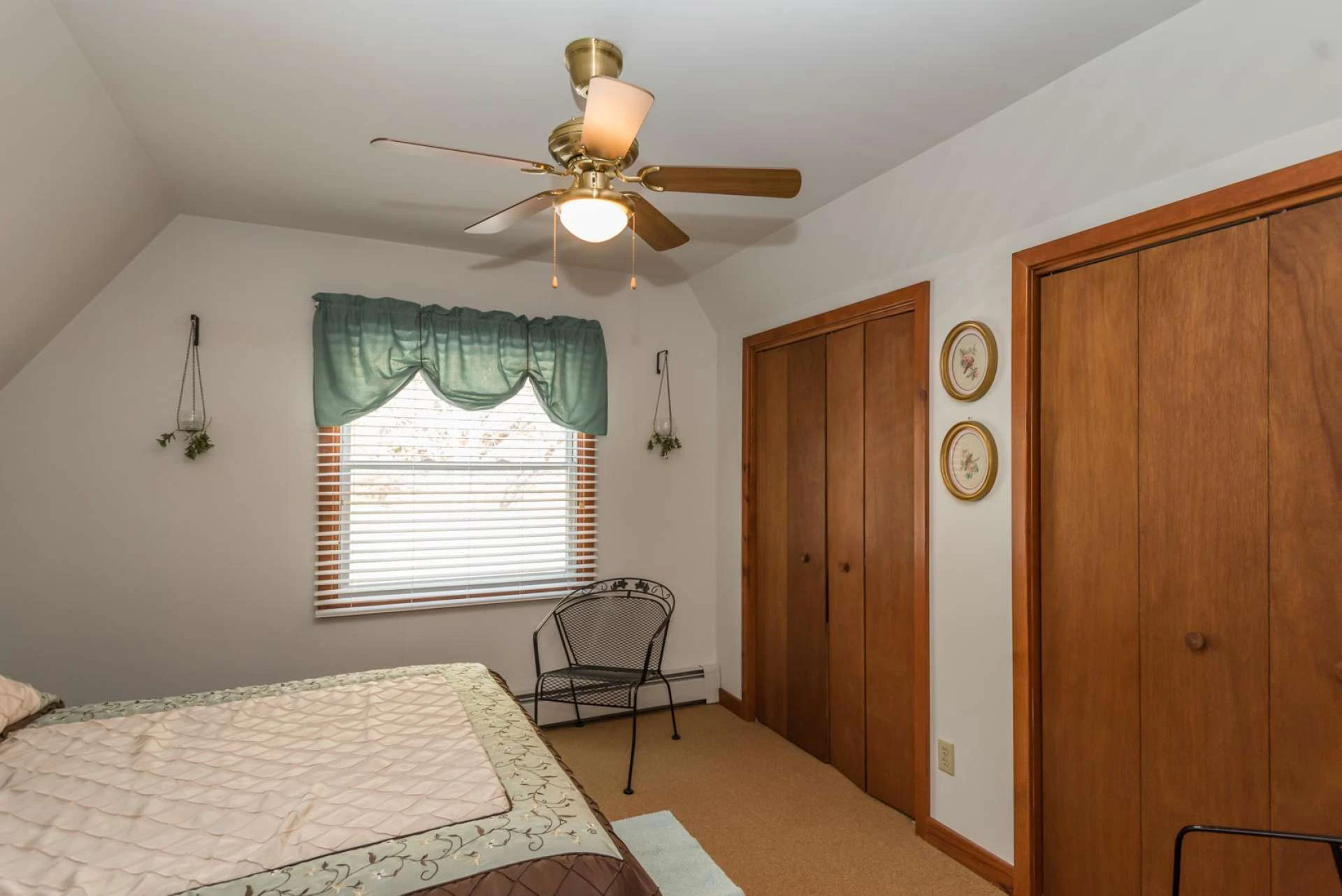 Image number 14 for the current listing