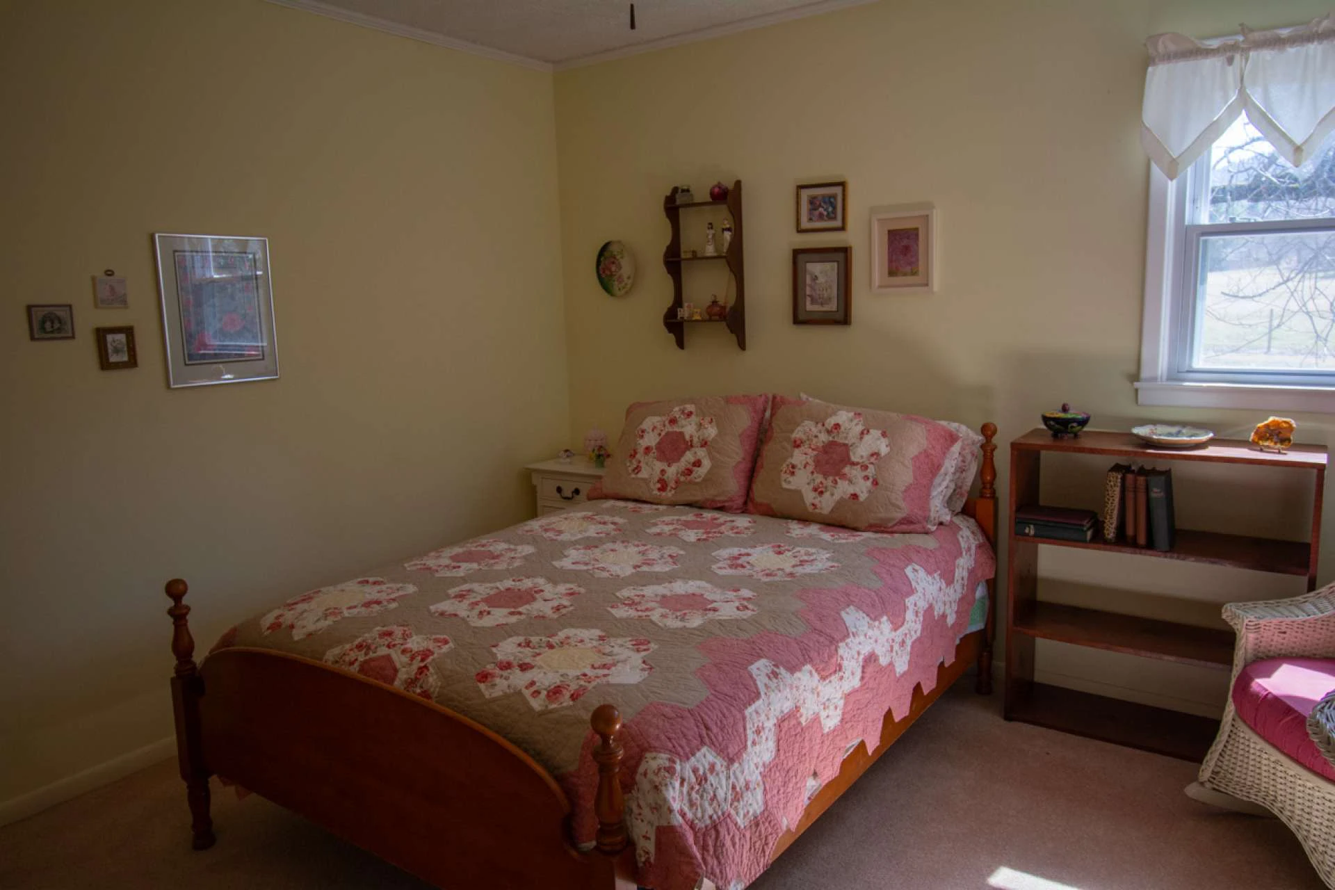 Image number 13 for the current listing