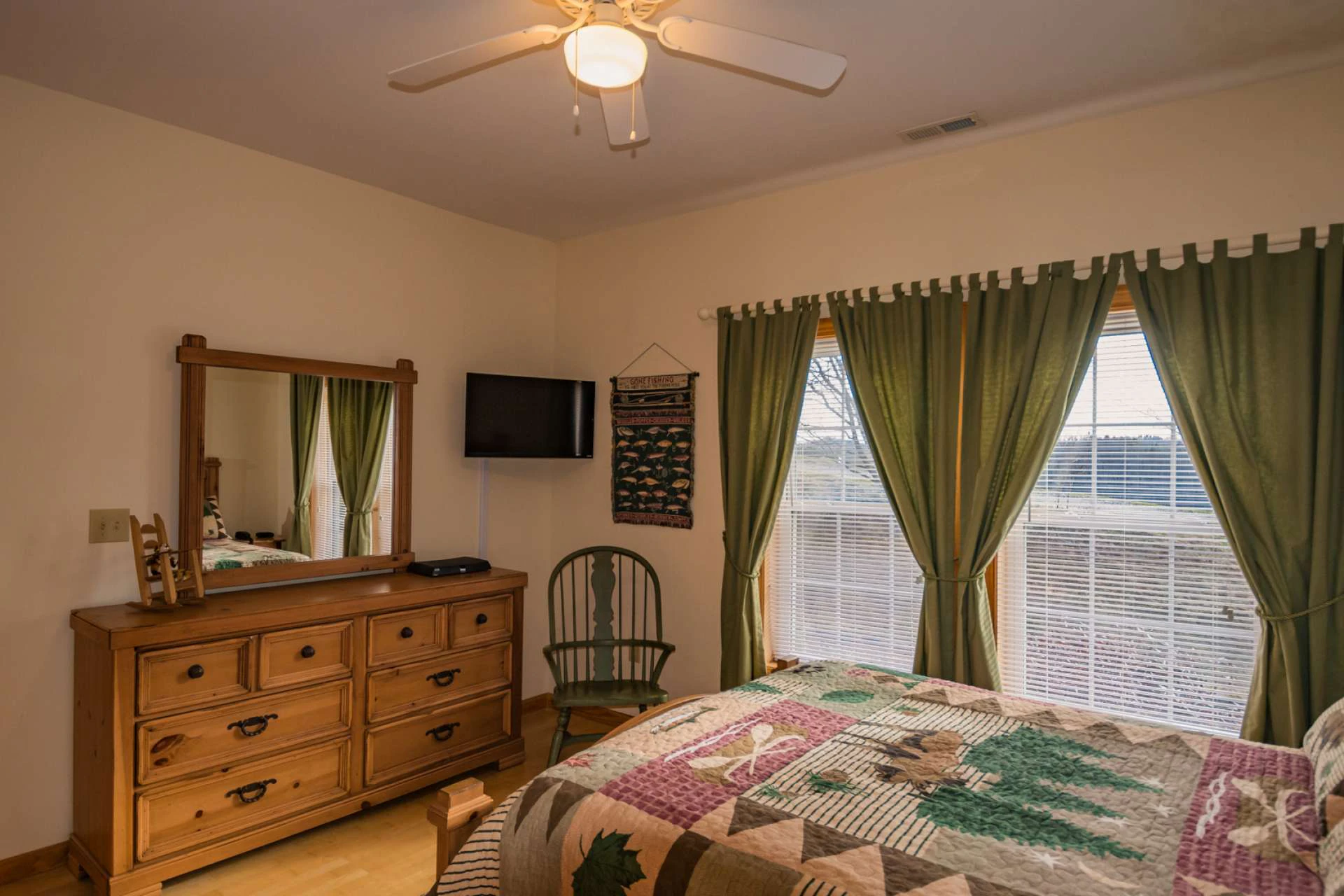 Image number 11 for the current listing