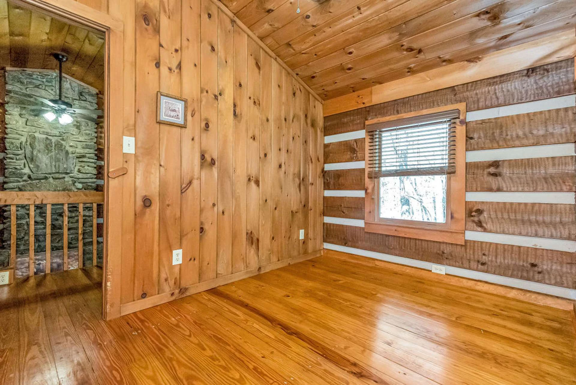 Image number 9 for the current listing