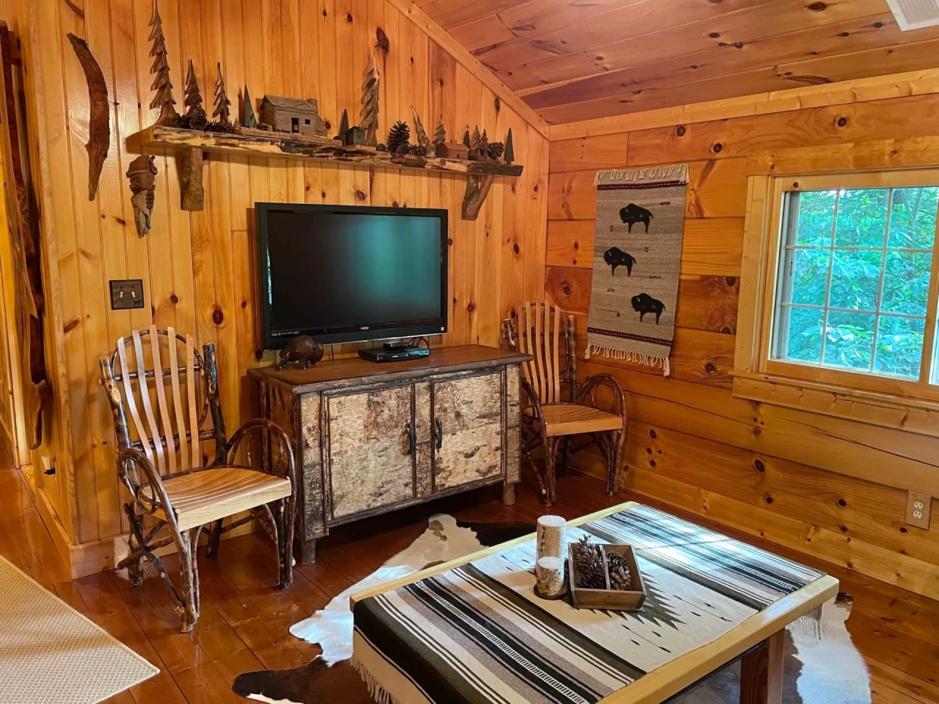 Image number 11 for the current listing