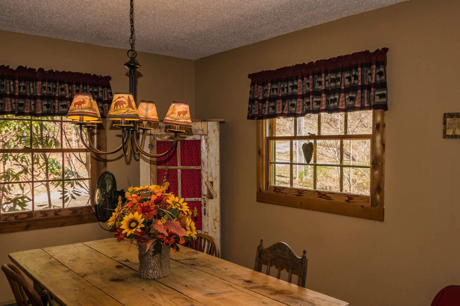 Image number 4 for the current listing