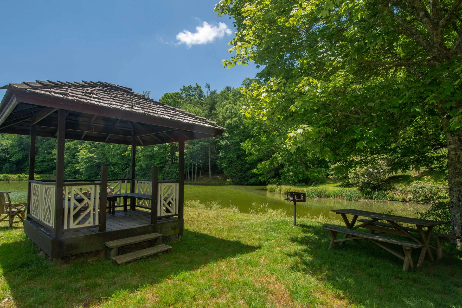 Image number 20 for the current listing