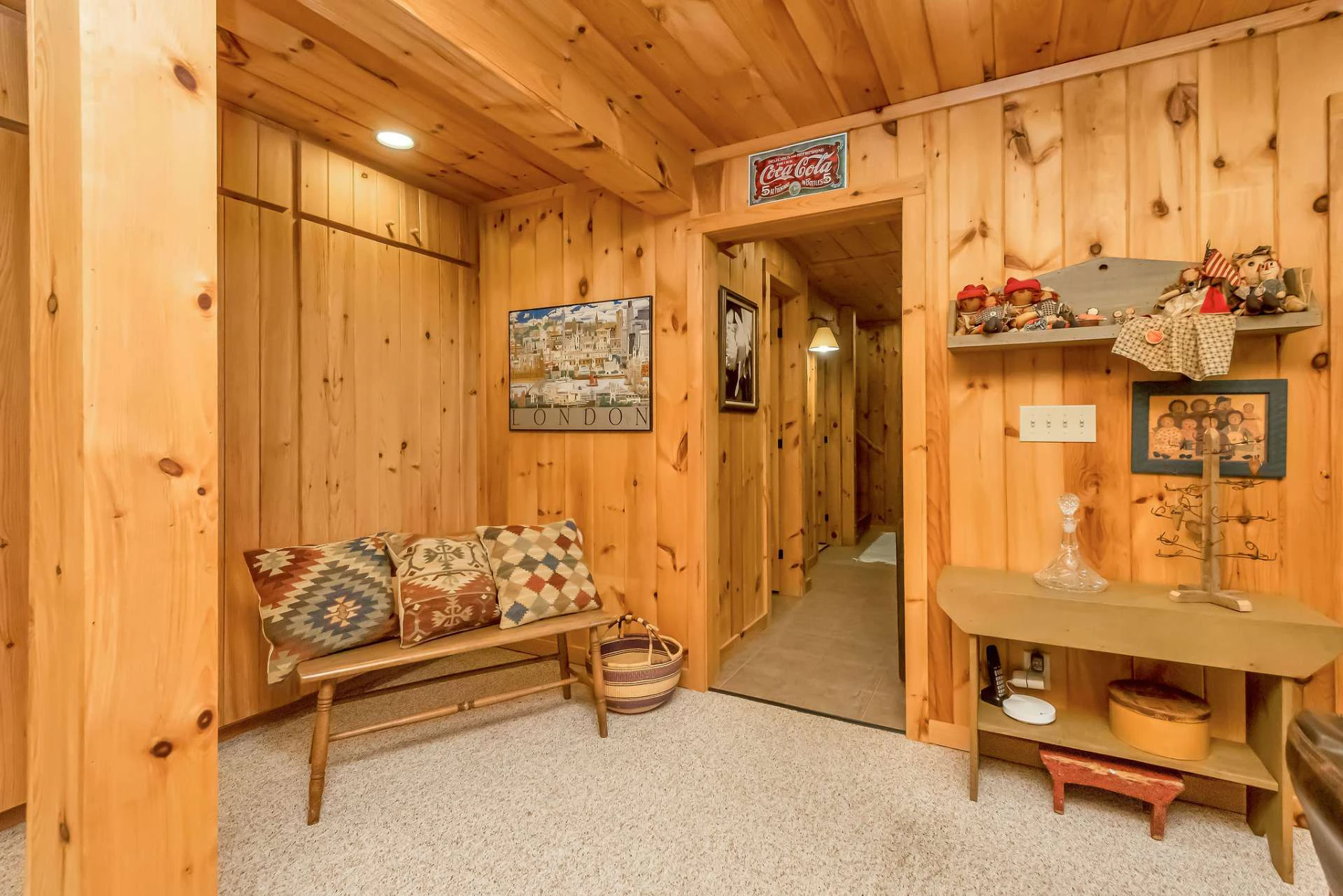 Image number 13 for the current listing