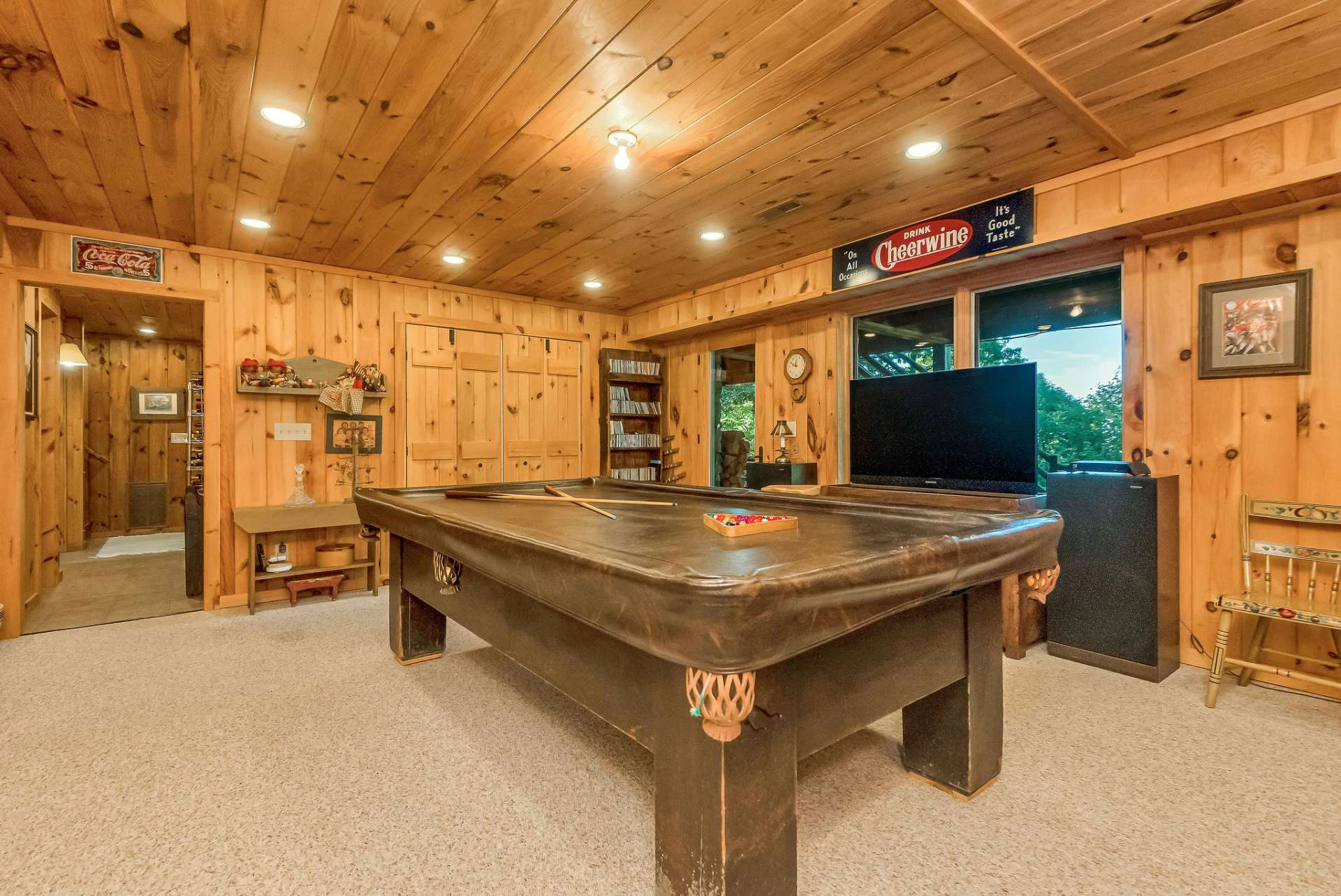 Image number 2 for the current listing