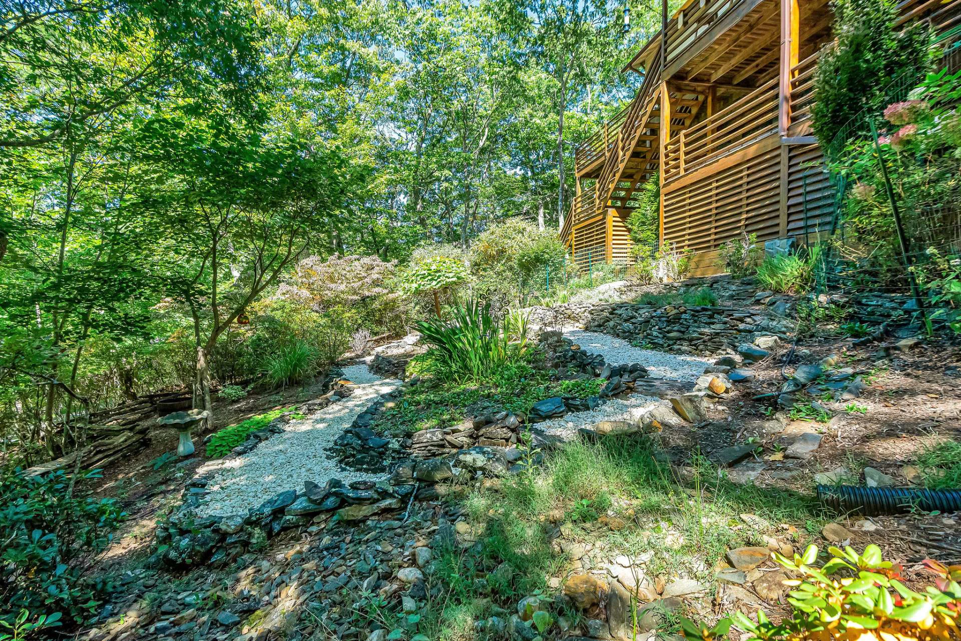 Image number 21 for the current listing