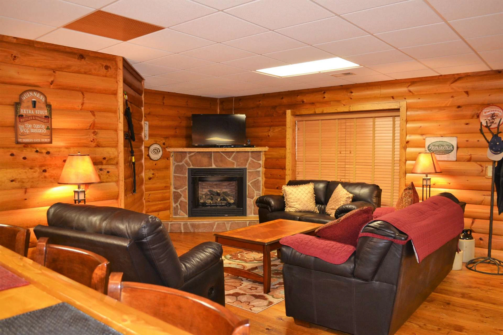 Image number 20 for the current listing