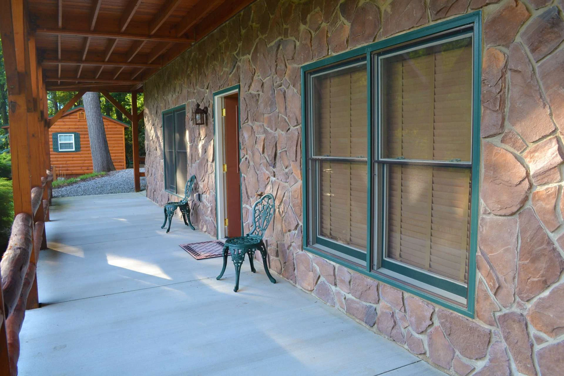 Image number 14 for the current listing