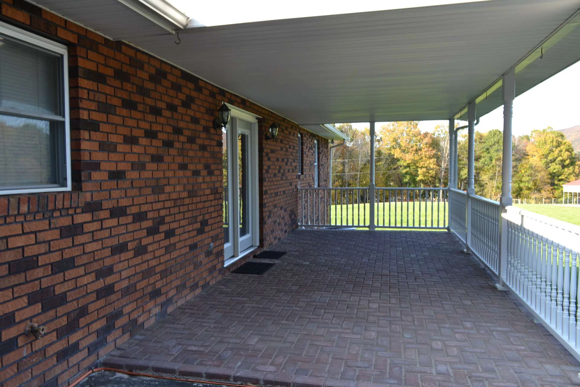 Image number 4 for the current listing
