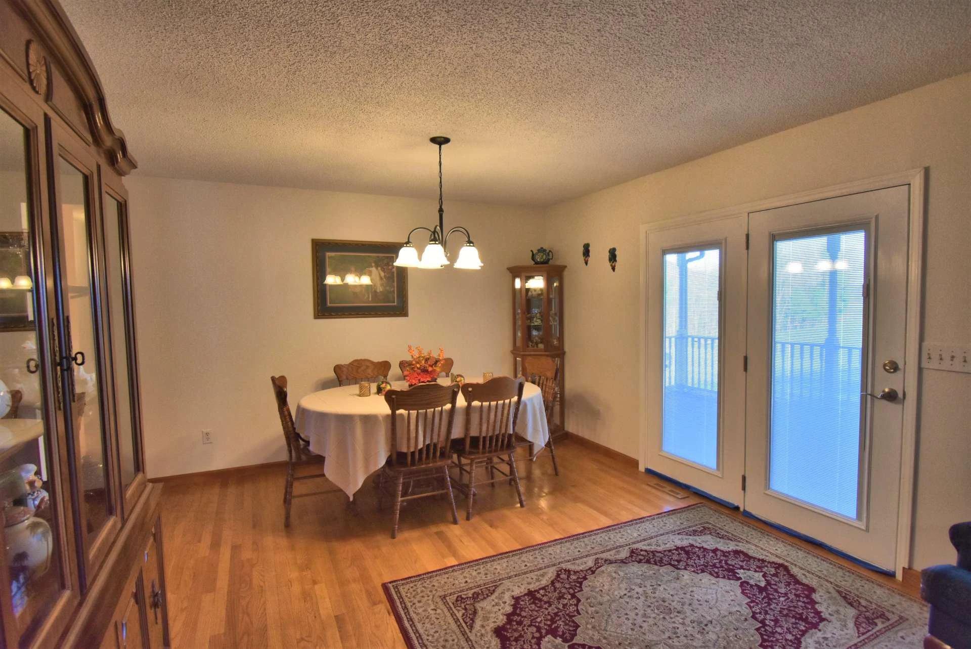 Image number 21 for the current listing